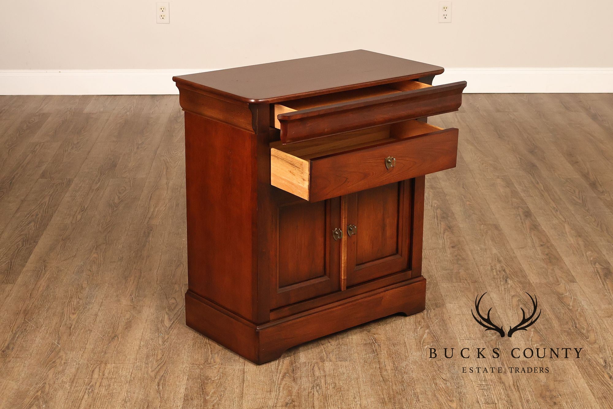 National Mt. Airy Louis Philippe Style Cherry Pair Of Nightstands With Drawer And Cabinet