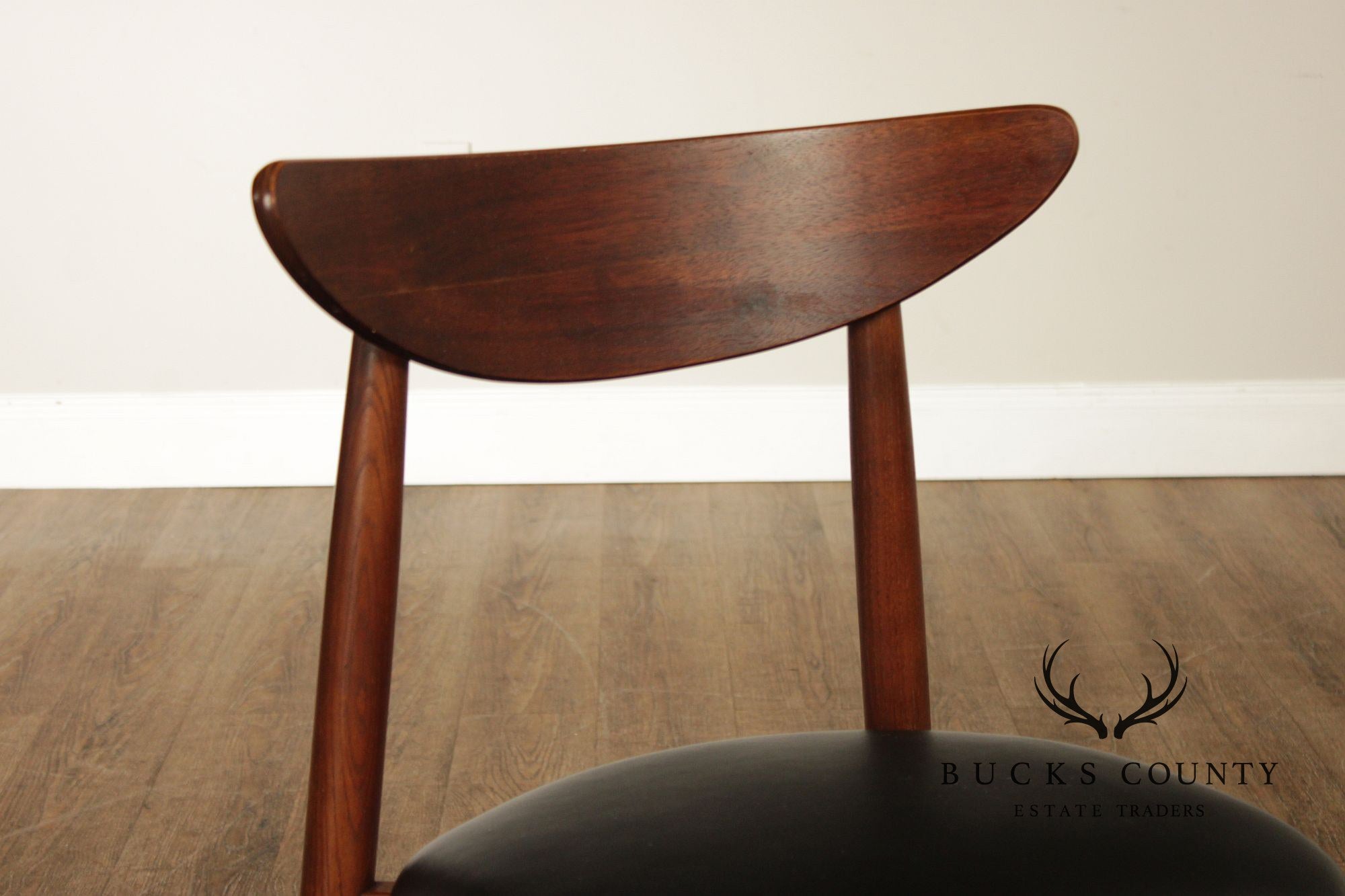 Stanley Furniture Mid Century Modern Walnut Set Of Six Dining Chairs