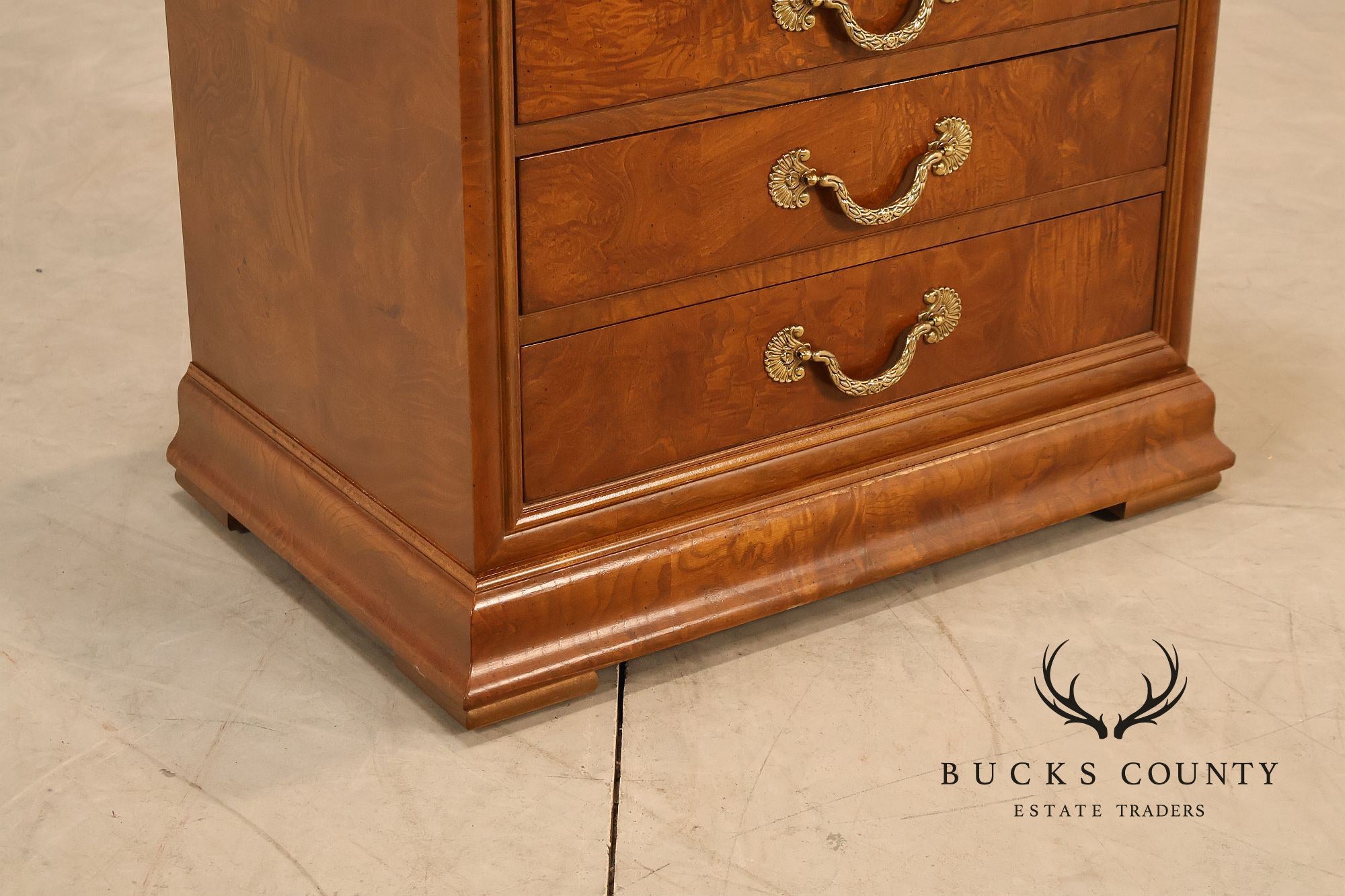 Henredon 'Charles X' Pair of Burlwood Nightstands