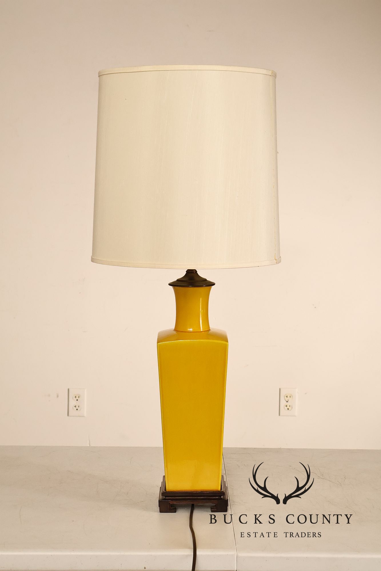 Mid Century Modern Yellow Glazed Ceramic Table Lamp
