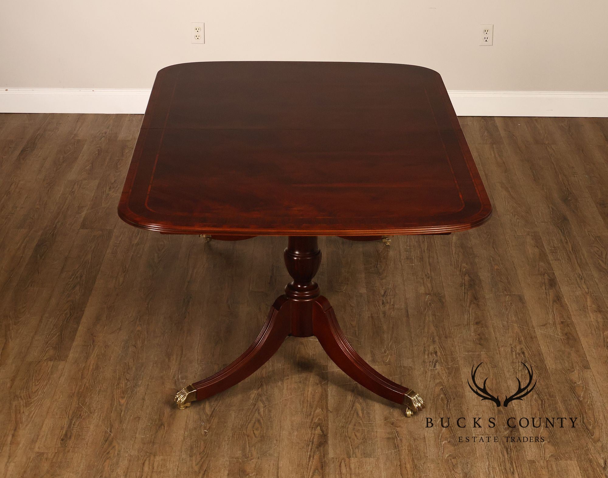 Thomasville Banded Mahogany Double Pedestal Extendable Dining Table