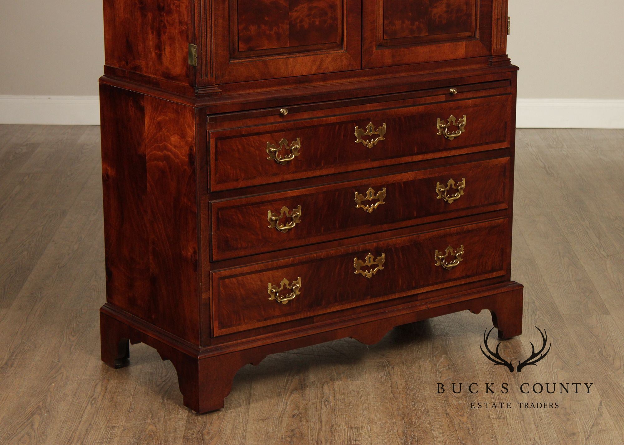 Henredon Aston Court Collection Mahogany Chippendale Bedroom Armoire Cabinet