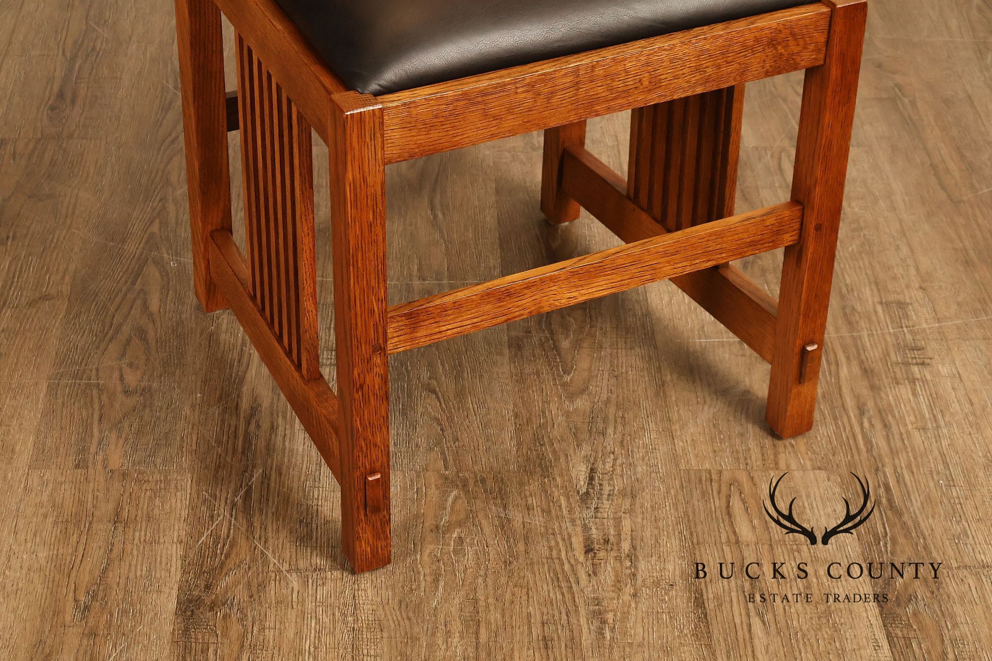 Stickley Mission Collection Set of Eight Oak Spindle Dining Chairs