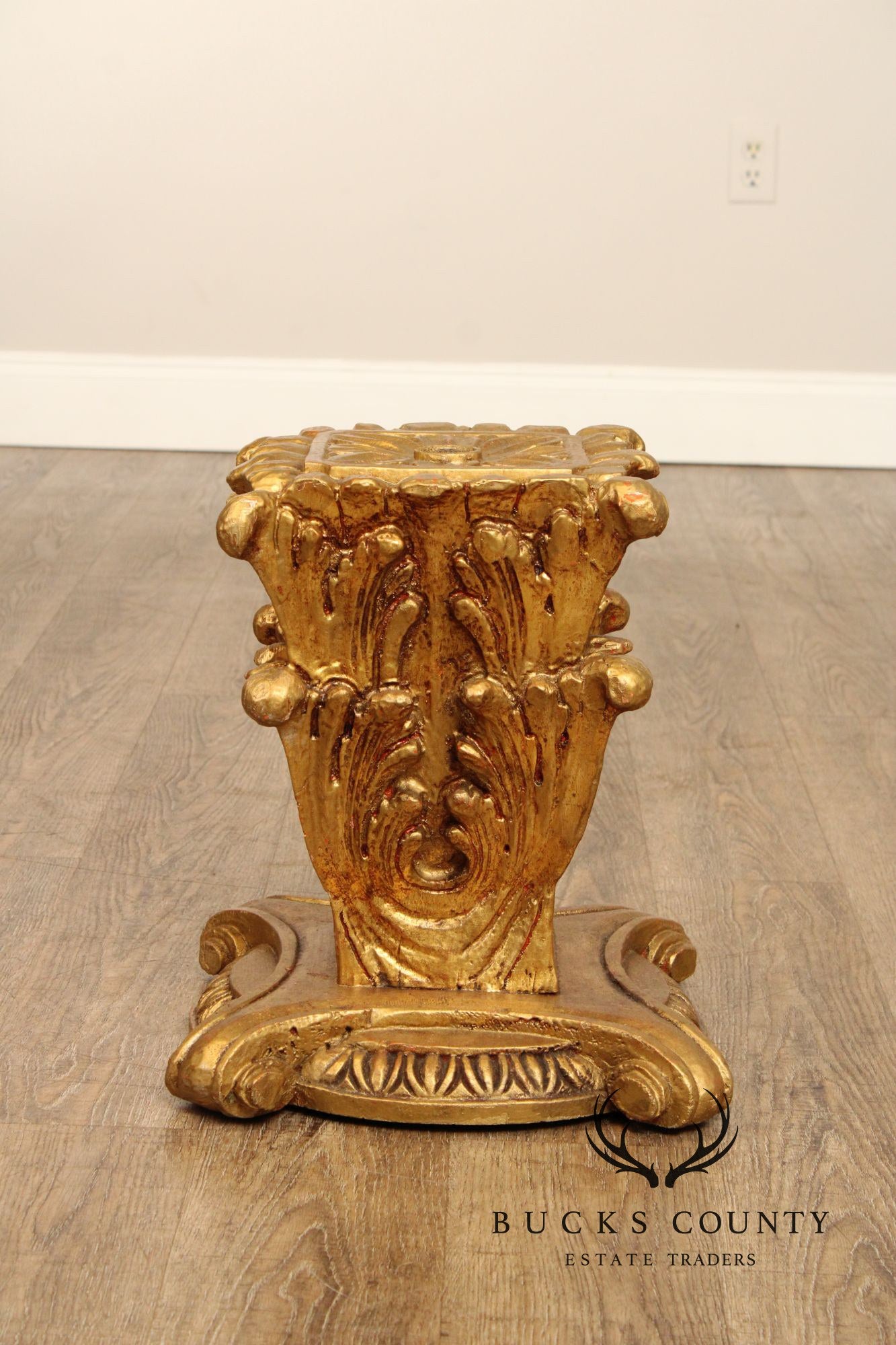 Hollywood Regency Vintage Giltwood Corinthian Capital