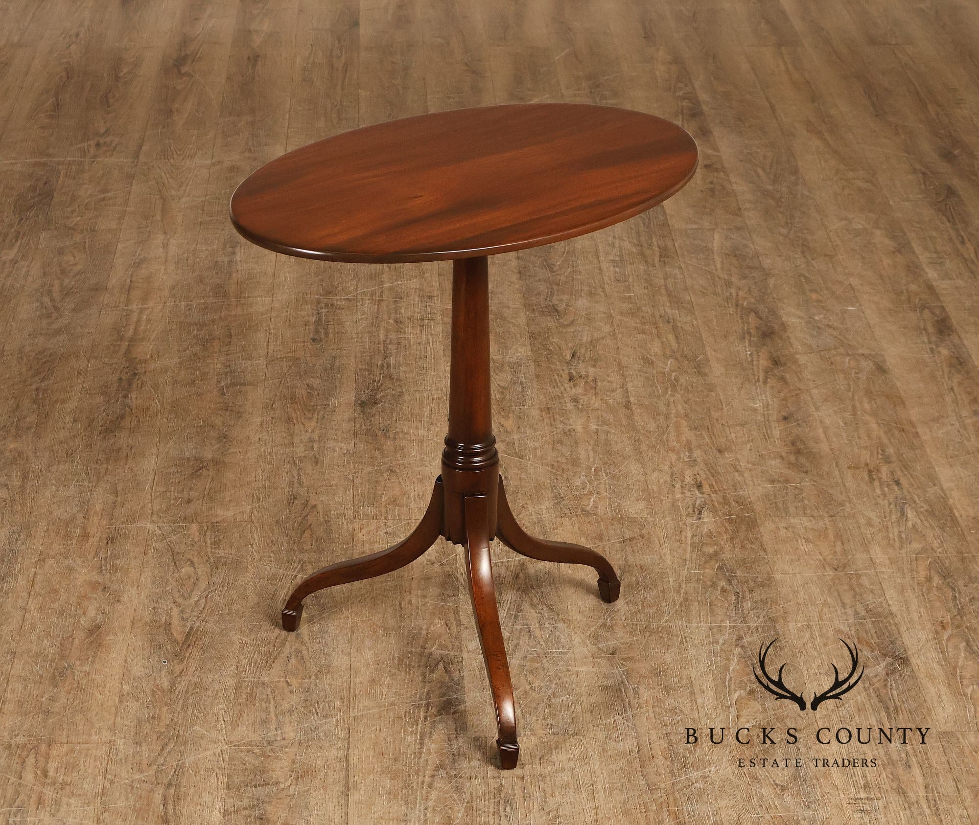 Kittinger Colonial Williamsburg Mahogany Oval Tilt Top Table