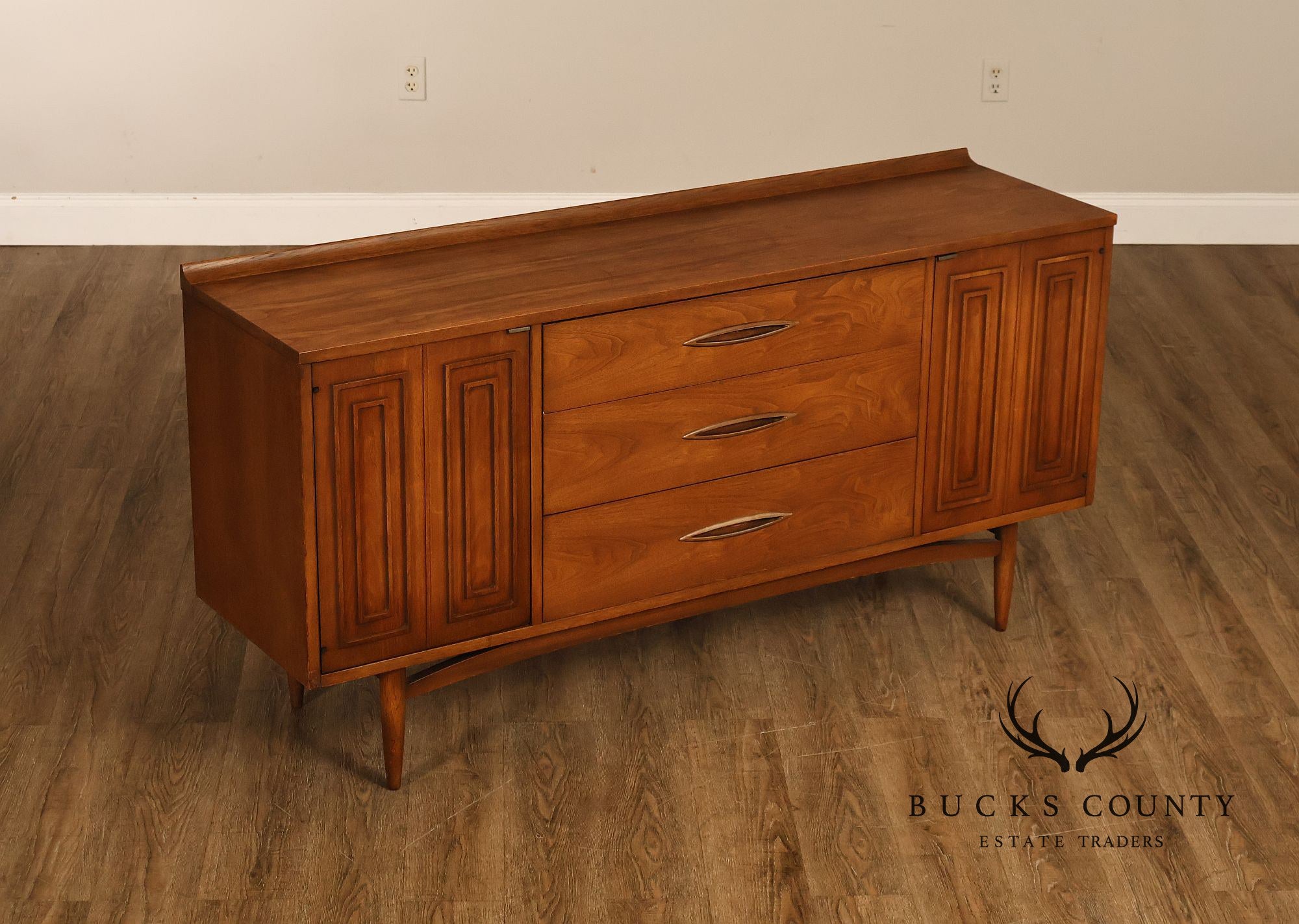 Broyhill 'Sculptra' Mid Century Modern Walnut Sideboard