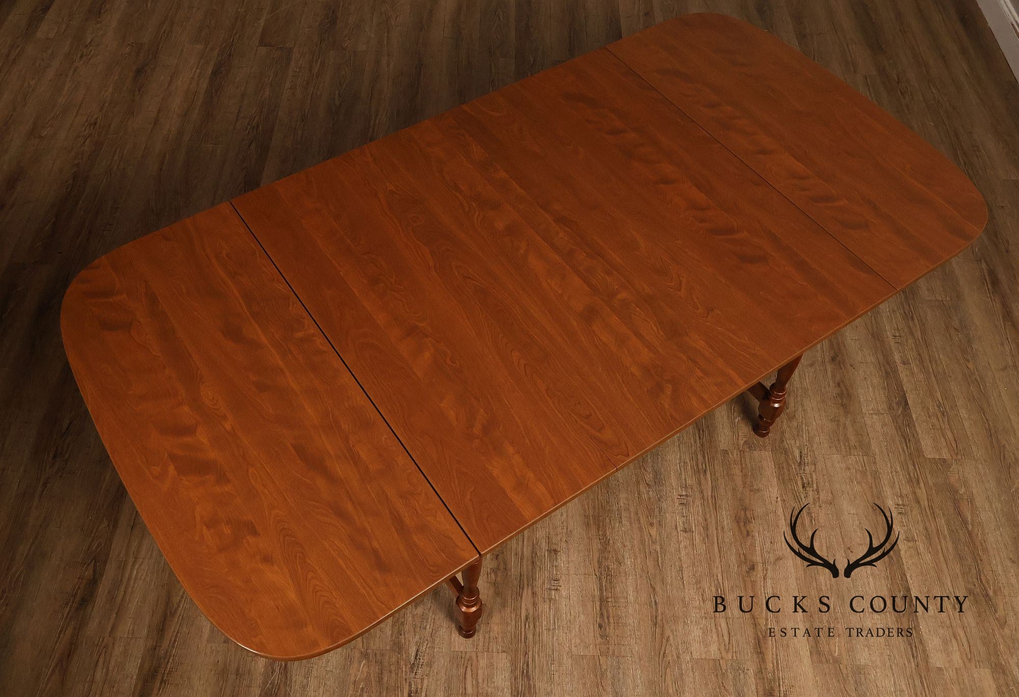 Traditional Maple Expandable Drop Leaf Gateleg Dining Table