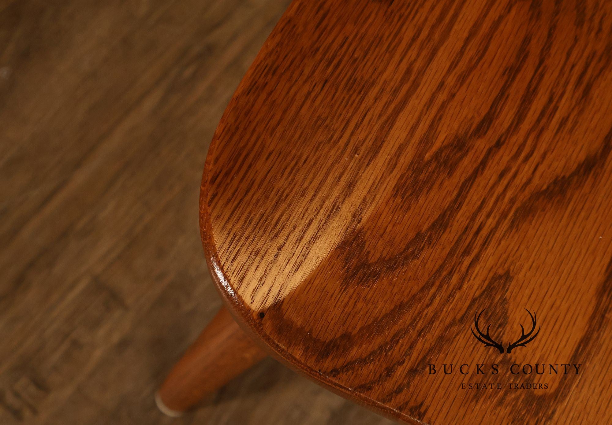 Richardson Brothers Colonial Windsor Style Set Of Seven Oak Dining Chairs