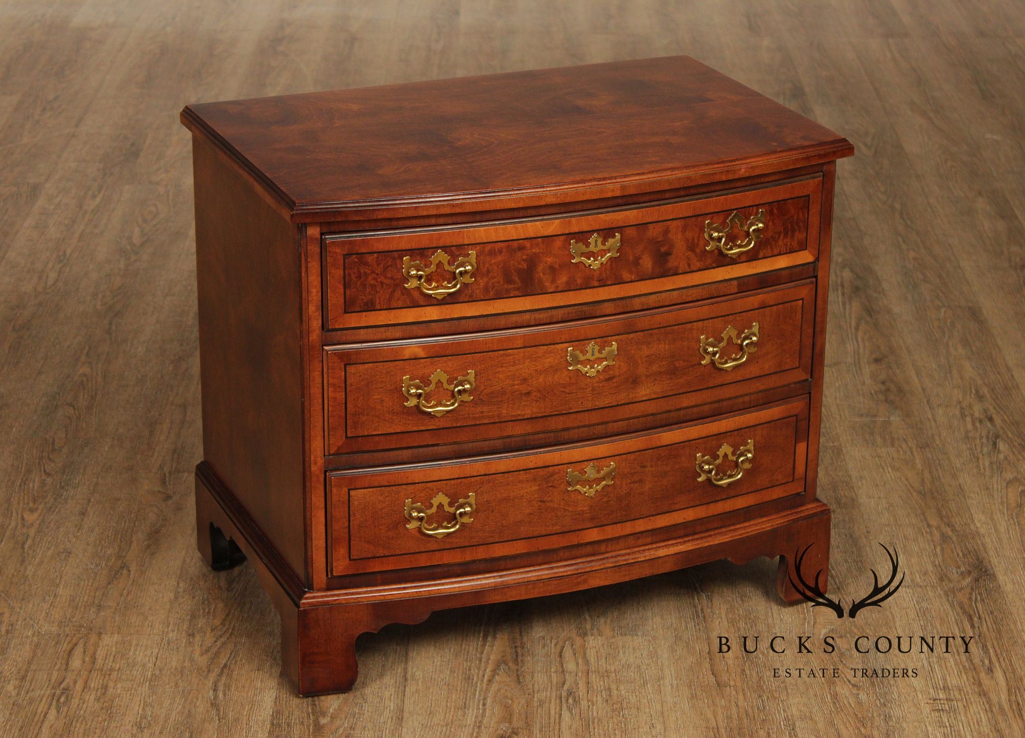 Henredon Aston Court Pair Of Mahogany Nightstands