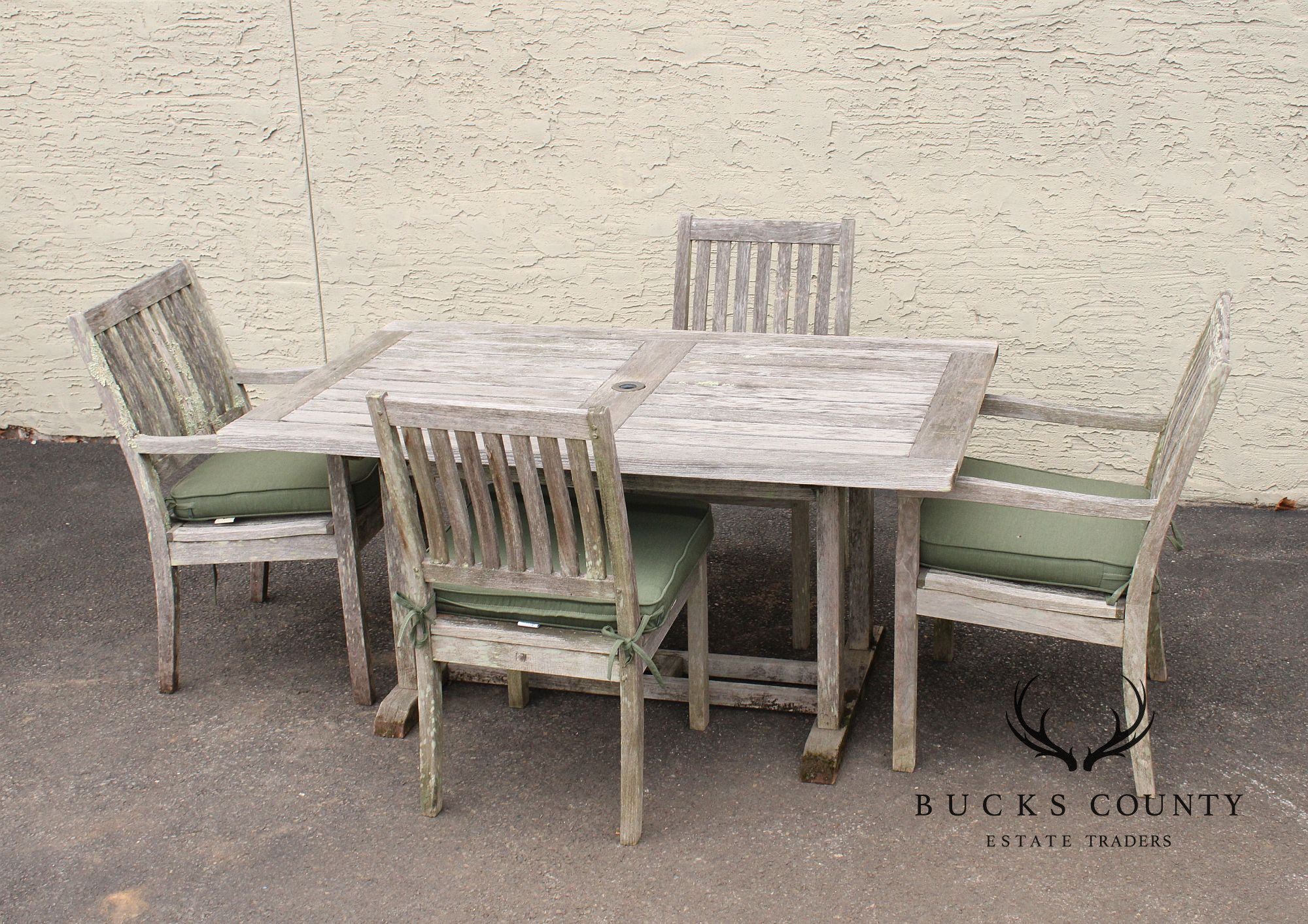 Gloster Teak Outdoor Patio Dining Table With Four Chairs