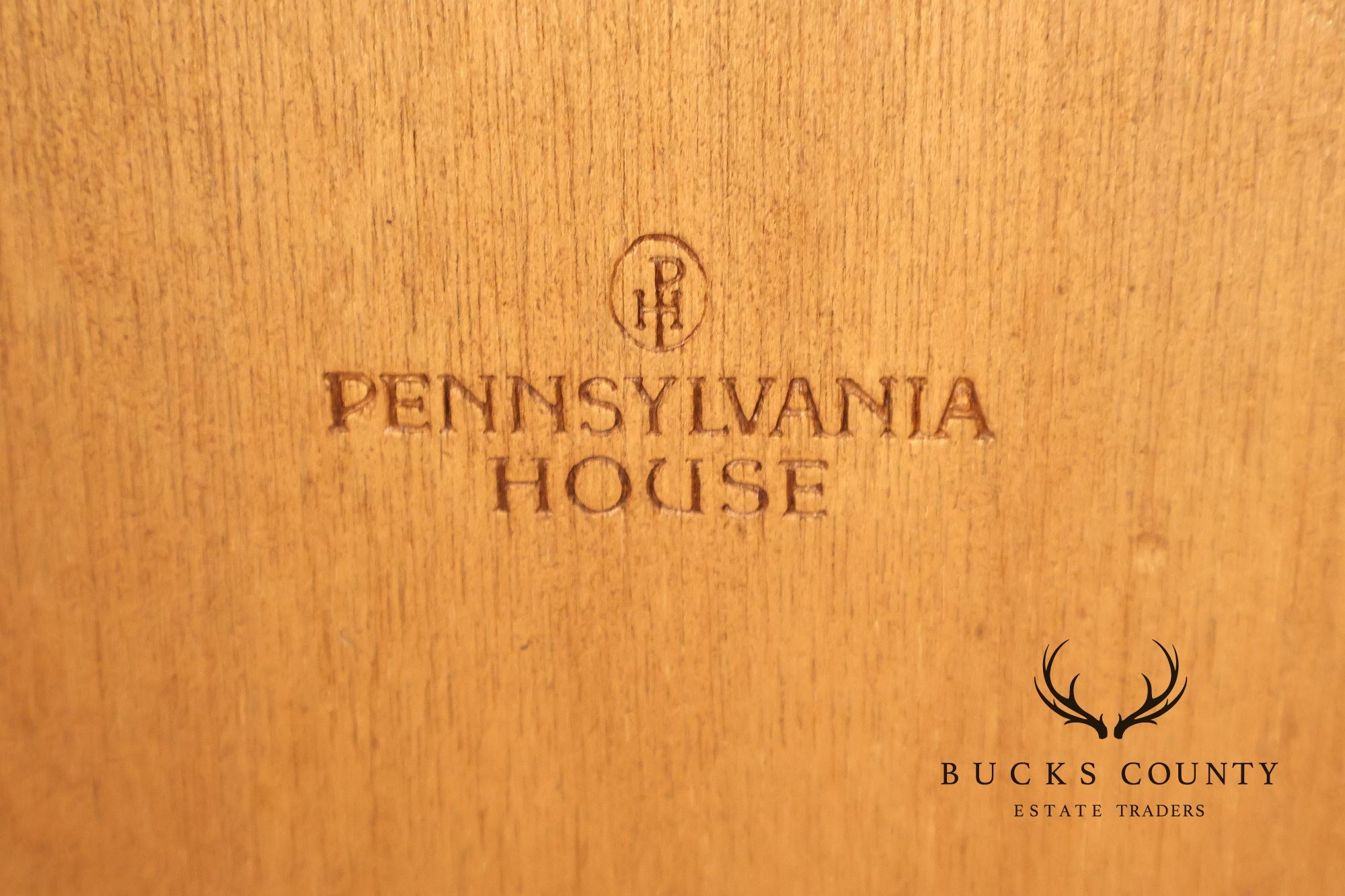 Pennsylvania House Traditional Cherry Lighted Glass Curio Display Cabinet