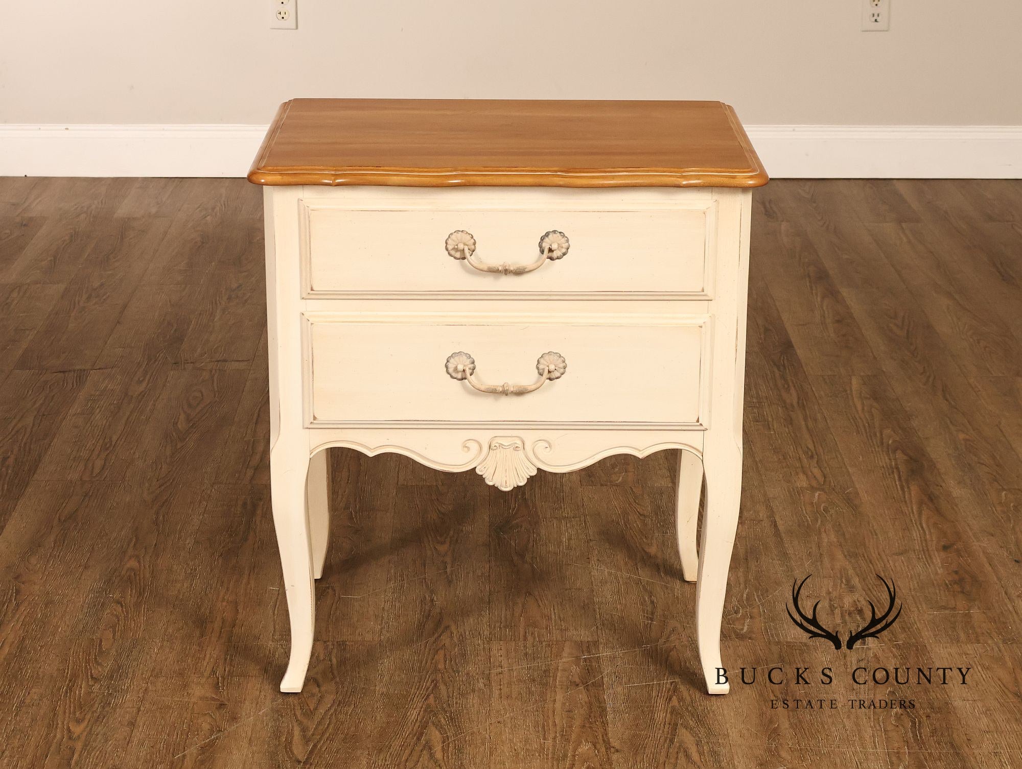 Ethan Allen French Country Style Pair of Painted Nightstands