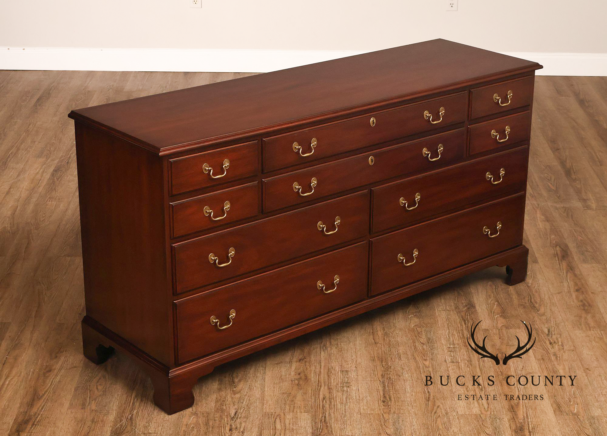 Henkel Harris Chippendale Style Mahogany Ten Drawer Bedroom Dresser