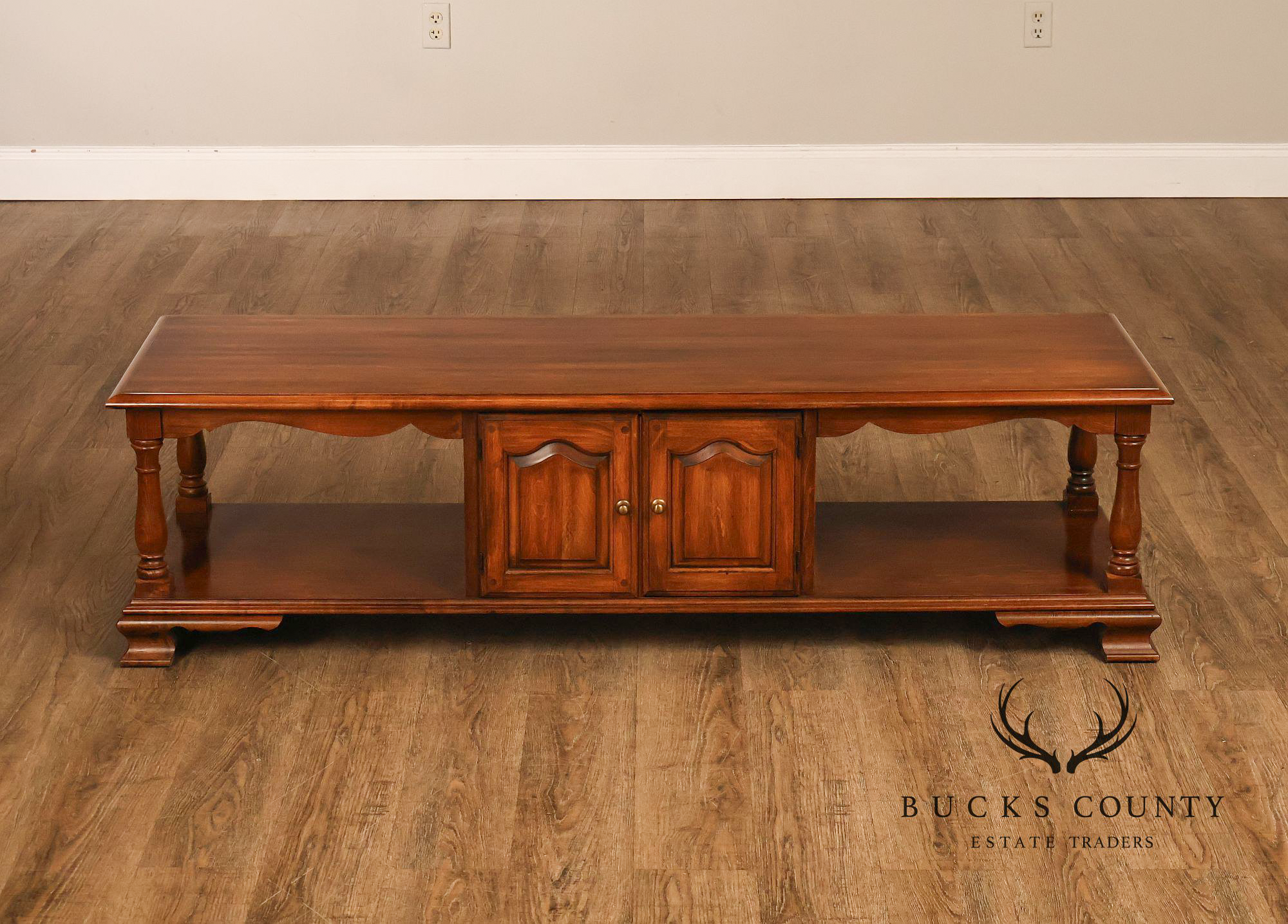 Pennsylvania House Traditional Style Vintage Maple Long Coffee Table With Cabinet Storage