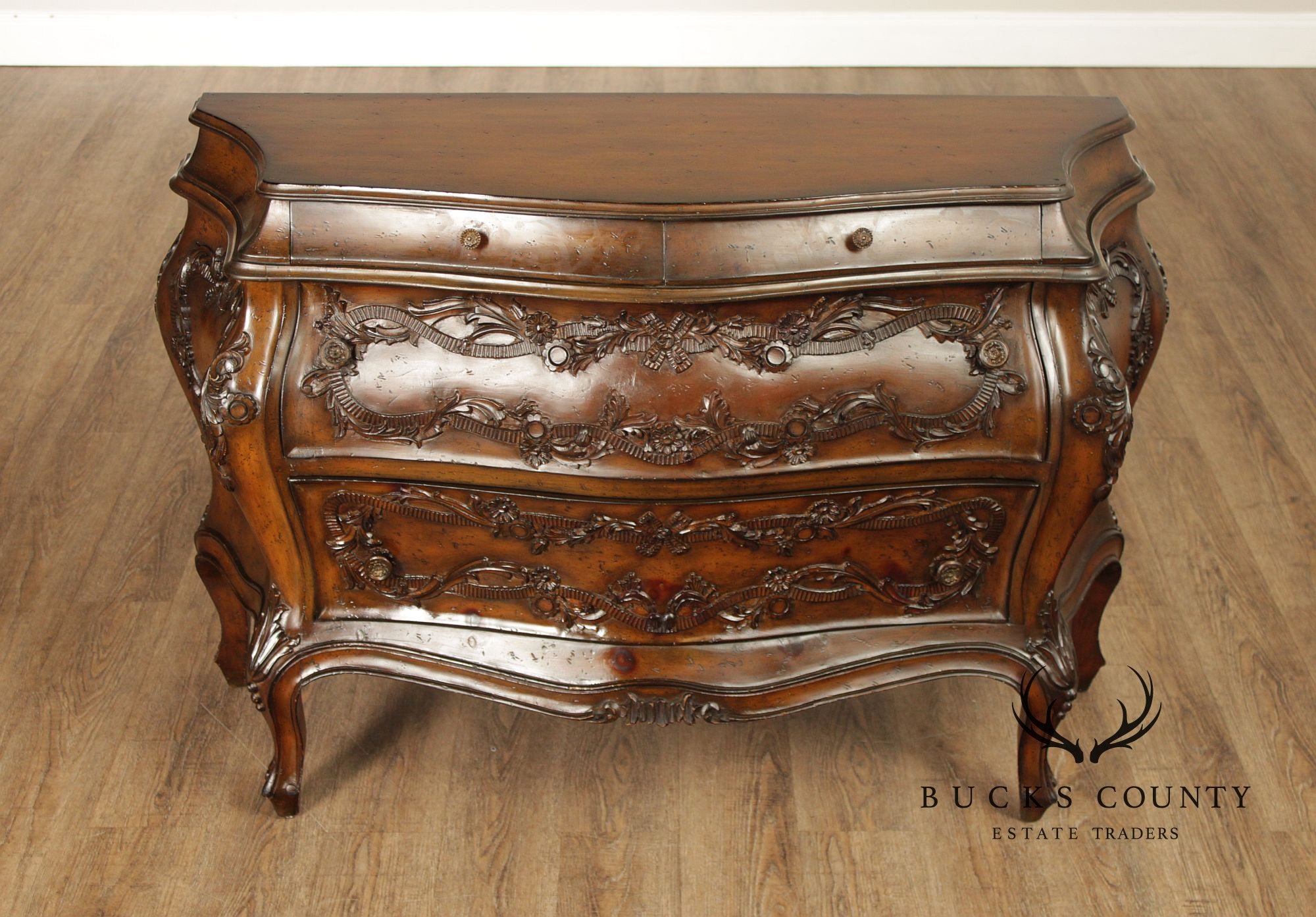 Italian Provincial Vintage Pair of Carved Bombe Commodes