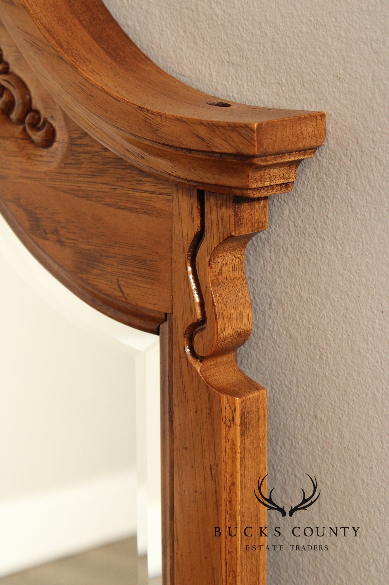 Thomasville 'Camille' French Provincial Style Tri-Fold Dresser Mirror