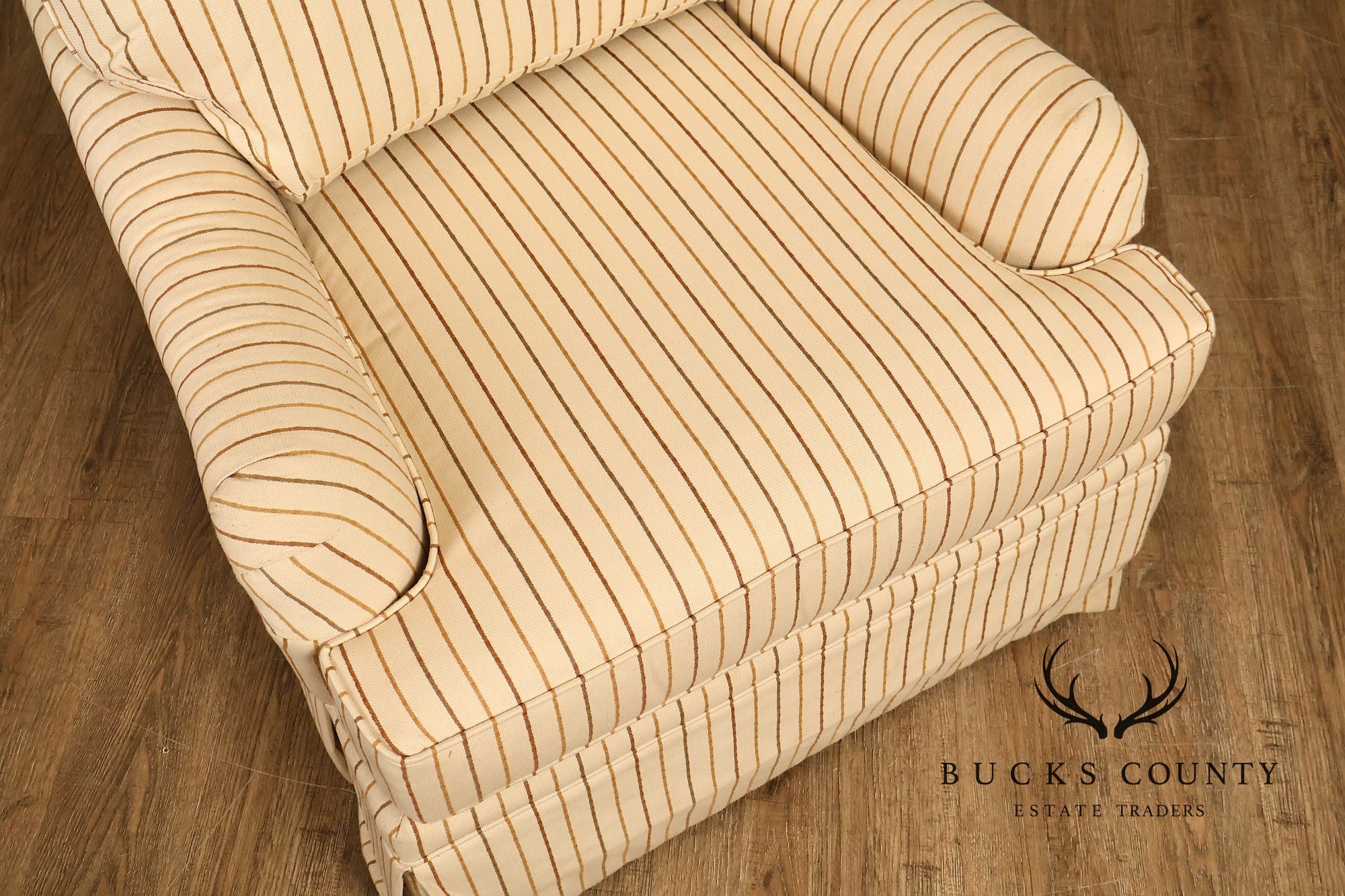 Harden Traditional Pair of Swivel Club Chairs