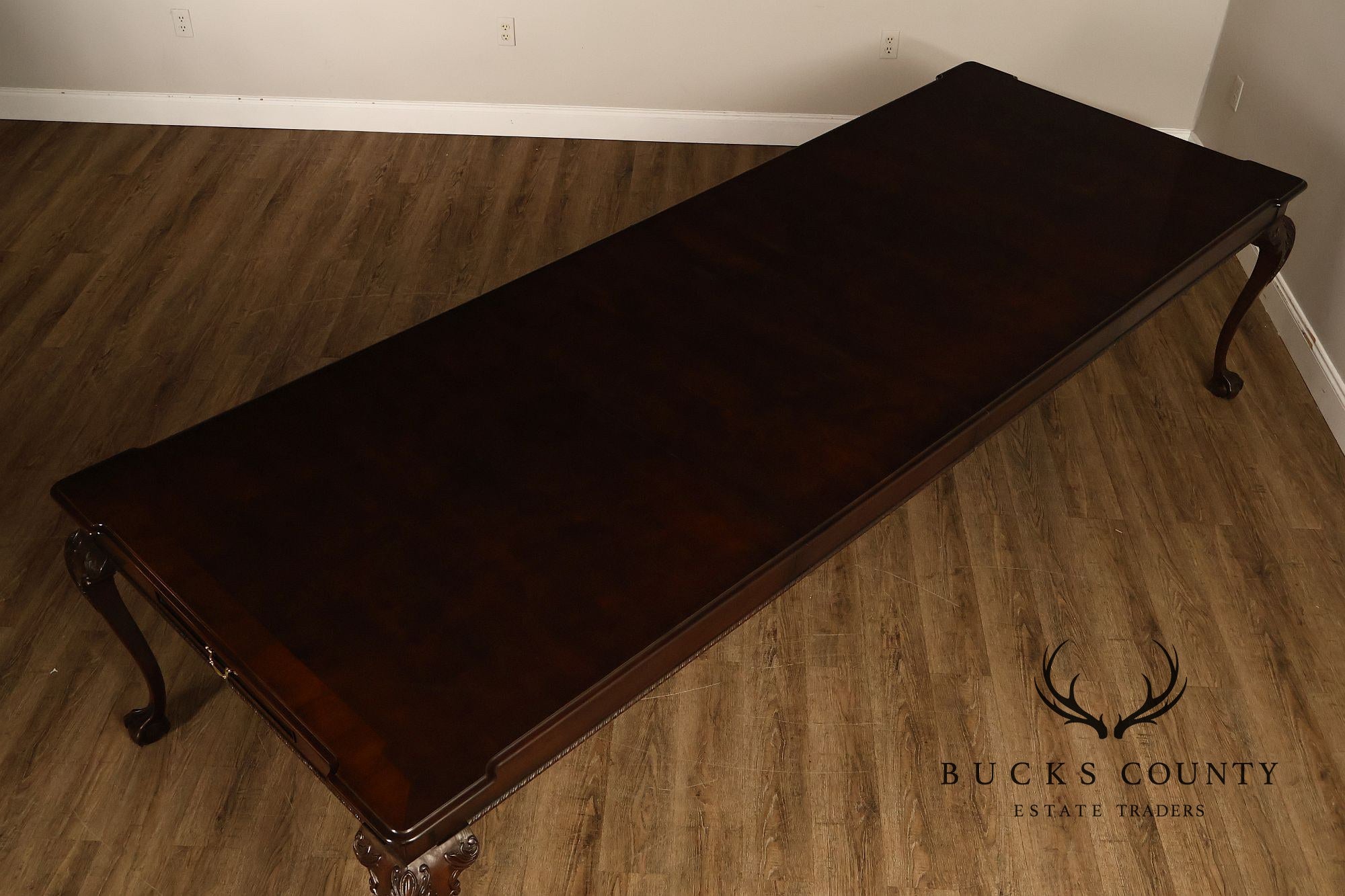 Henredon Rittenhouse Square Collection Chippendale Style Mahogany Expandable Dining Table