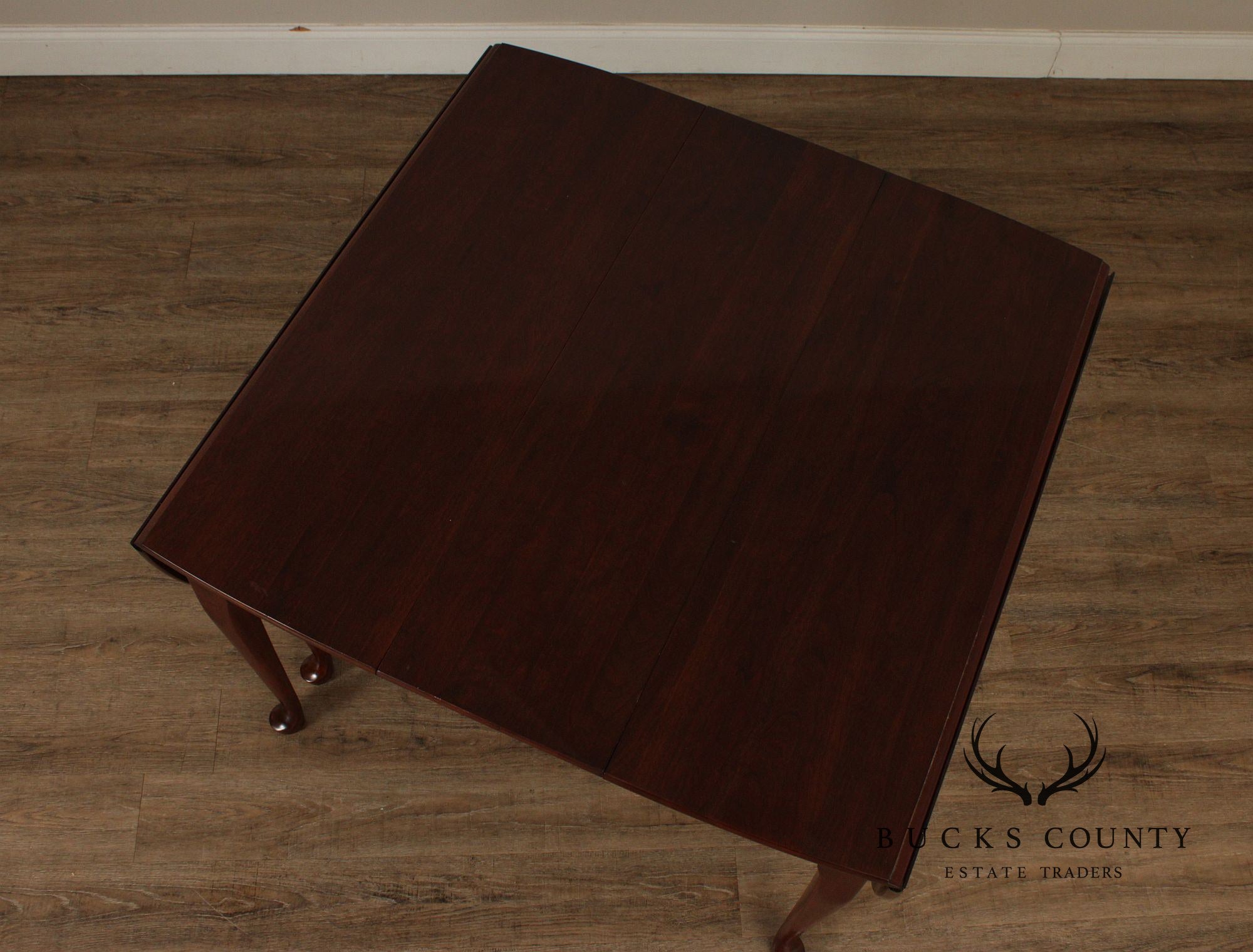 Pennsylvania House Queen Anne Style Cherry Drop Leaf Dining Table