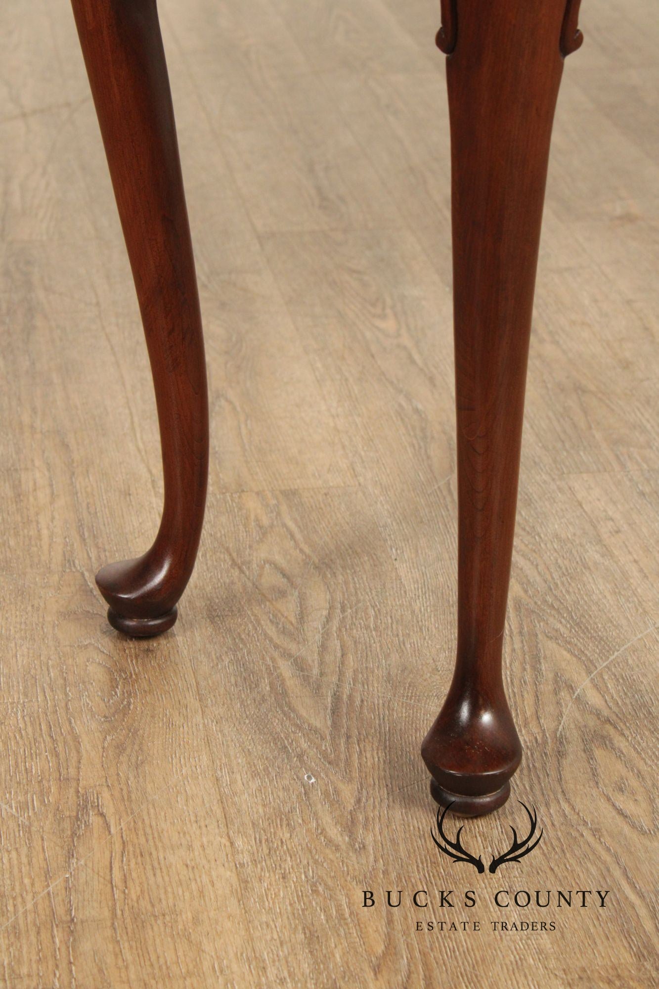 Ethan Allen Queen Anne Style Cherry Console Table