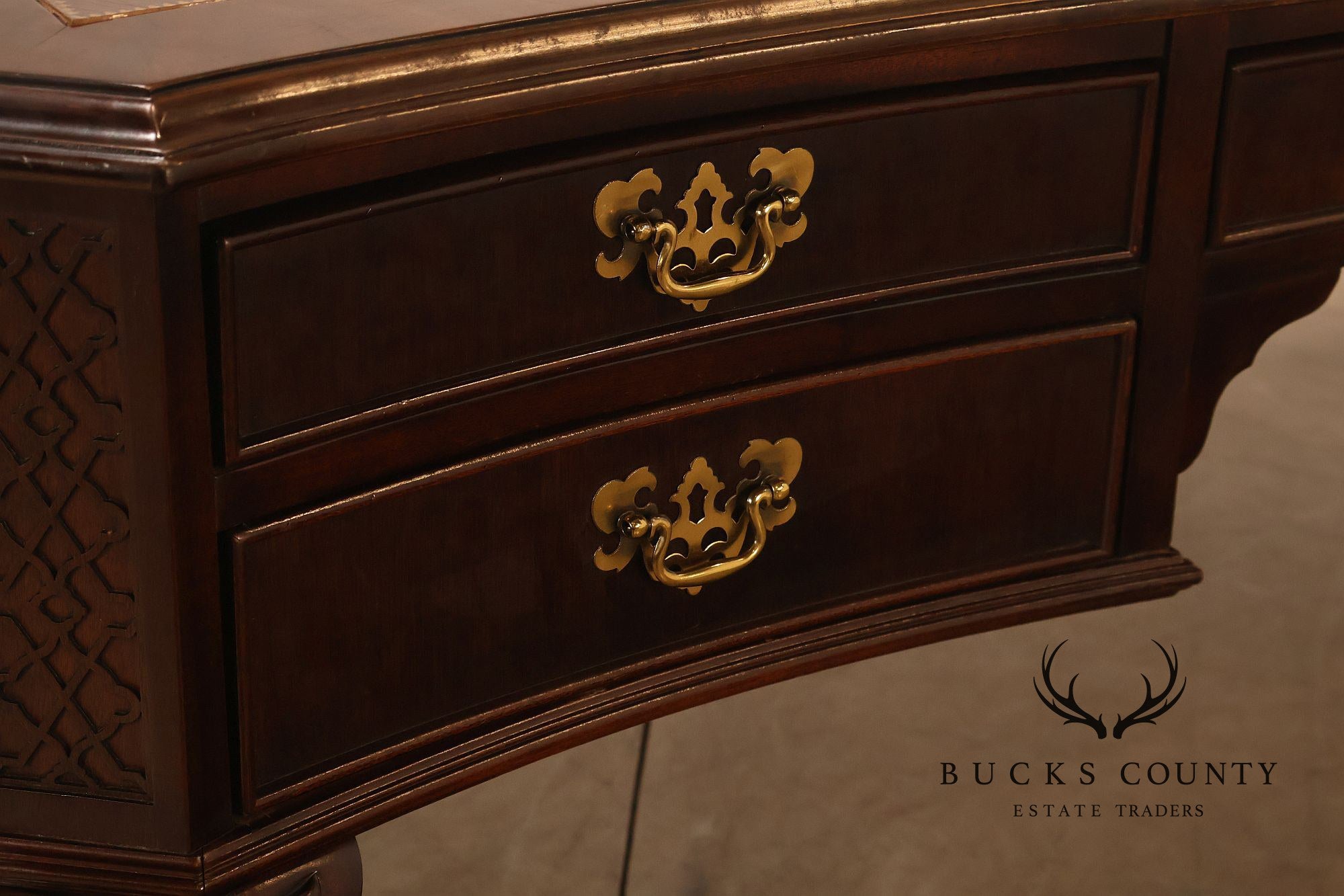 Sligh Georgian Style Vintage Mahogany Leather Top Executive Desk