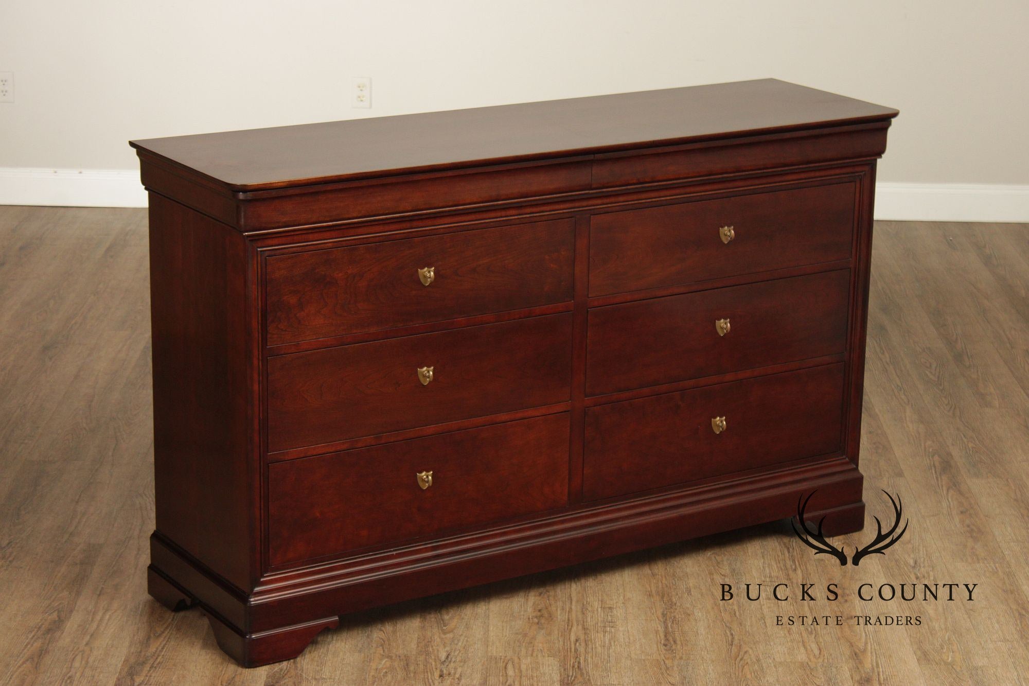 Stickley Marseilles Louis Philippe Cherry 8-Drawer Dresser
