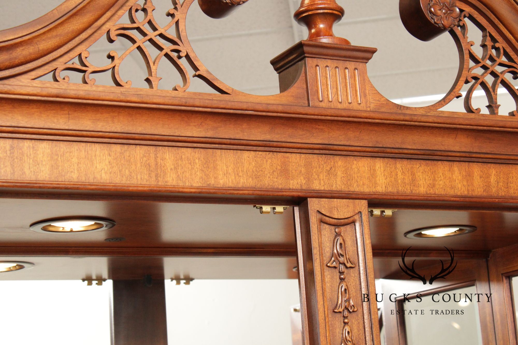 Henkel Harris Georgian Style Pair of Mahogany Display Case Cabinets