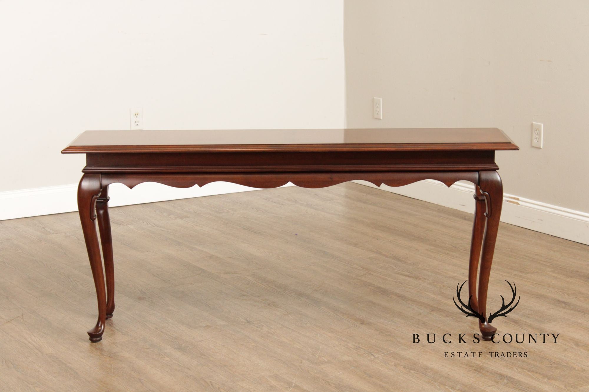Ethan Allen Queen Anne Style Cherry Console Table