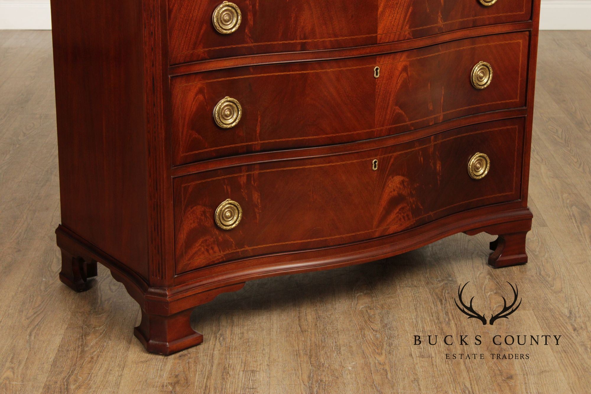 Hickory Chair 'Mount Vernon' Mahogany Serpentine Chest Of Drawers