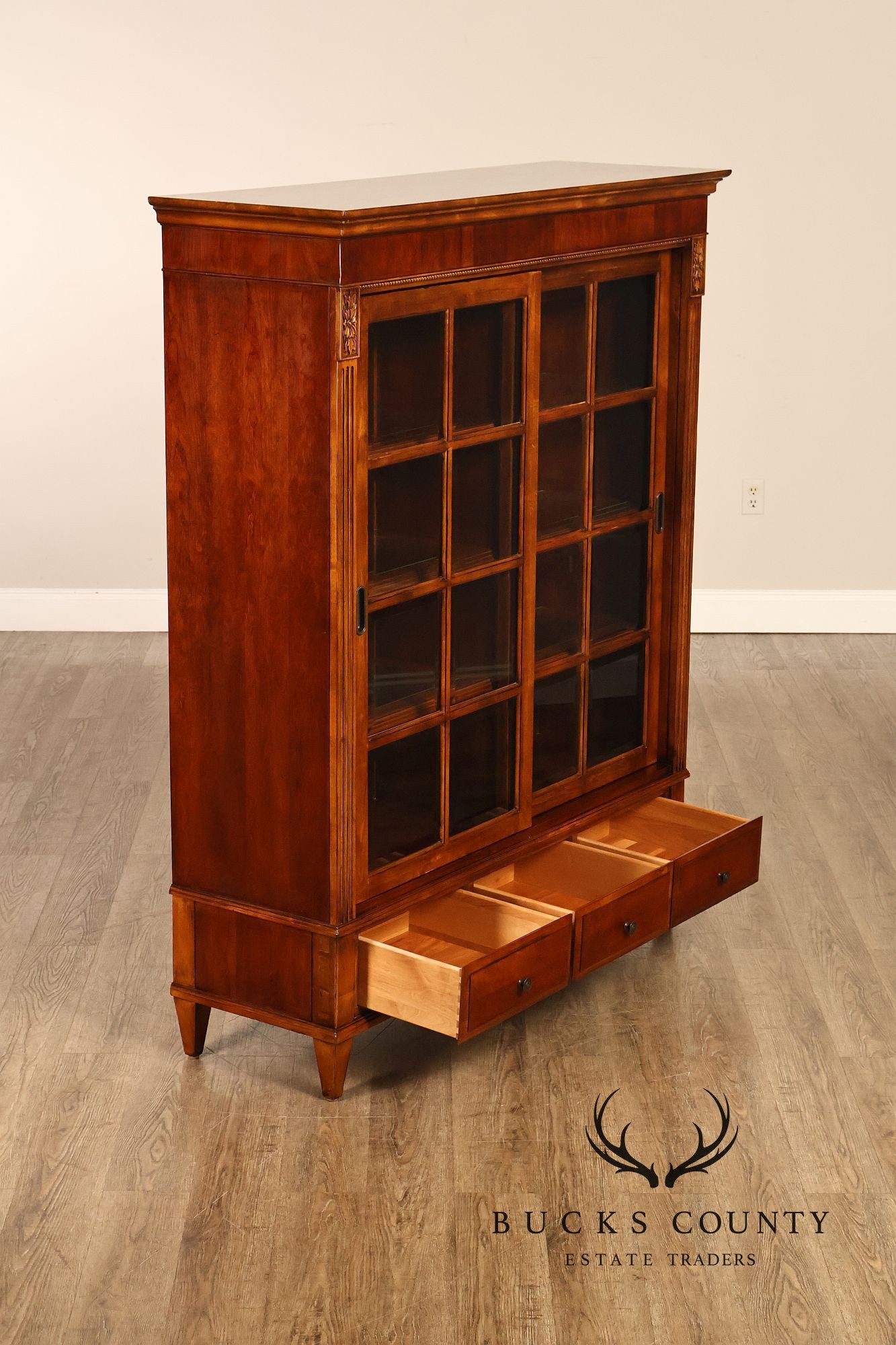 Ethan Allen 'Townhouse' Sliding Door Bookcase