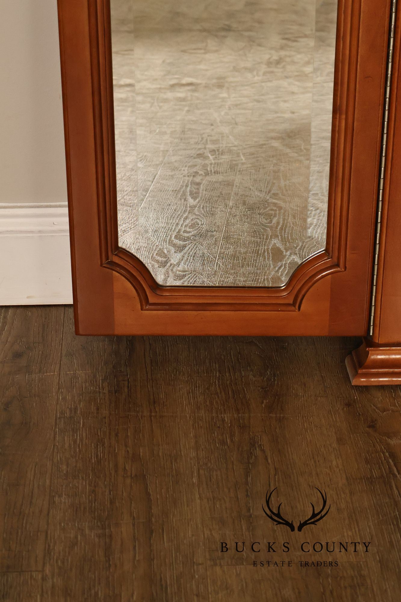 Century Furniture Traditional Tri Fold Mirror