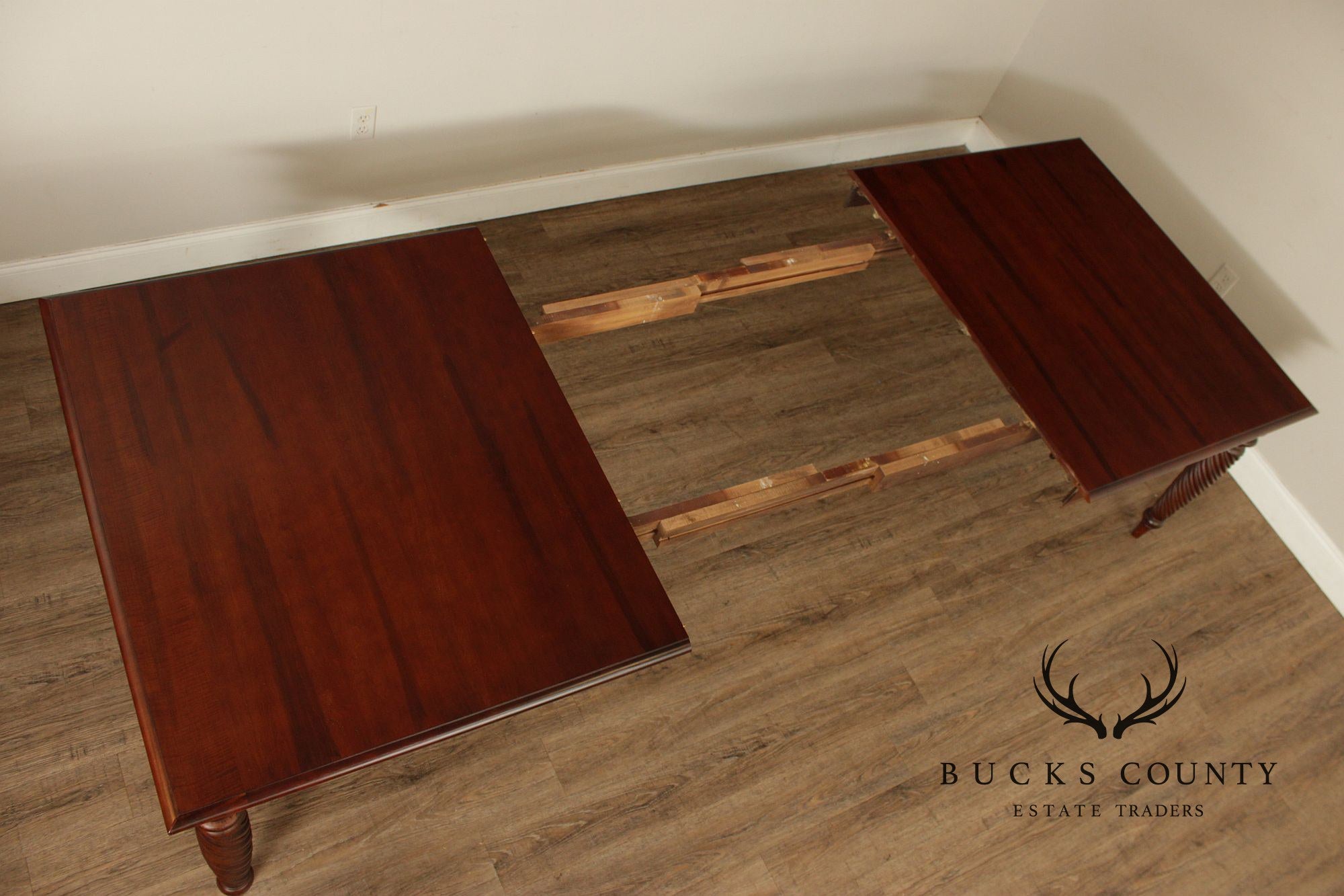 Ethan Allen 'British Classics' Extendable Dining Table