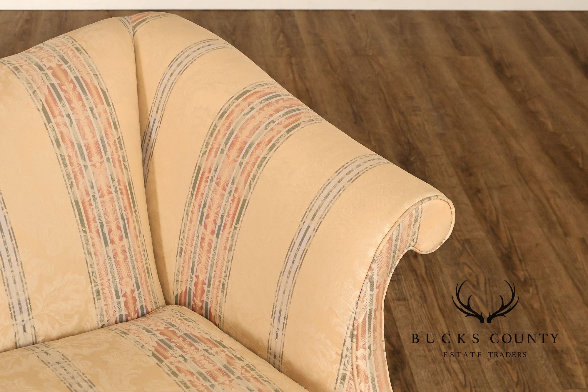 Hickory Chair 'Historical James River Plantations' Mahogany Camelback Sofa