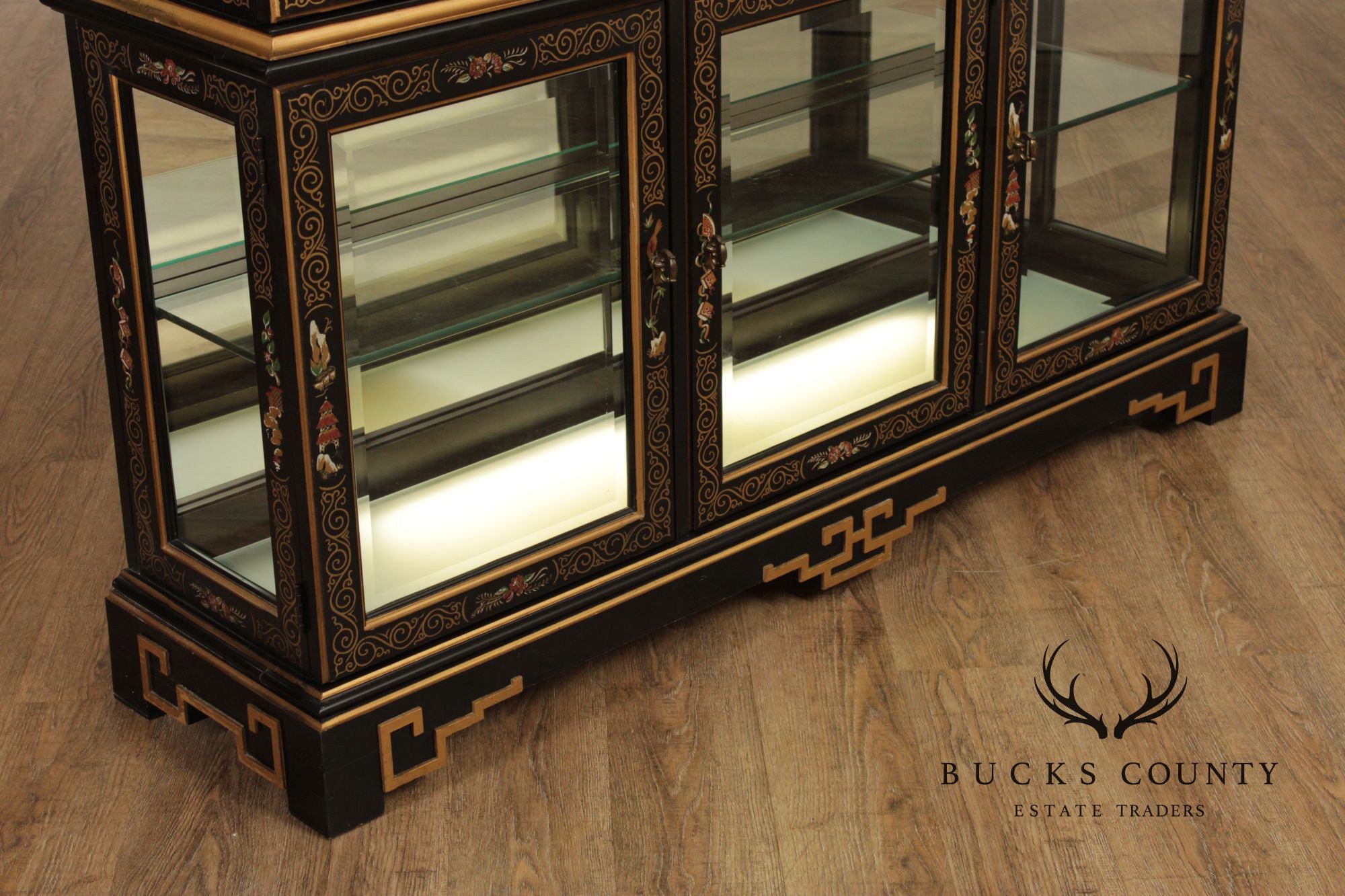 PULASKI FURNITURE CHINOISERIE PAGODA DISPLAY CABINET