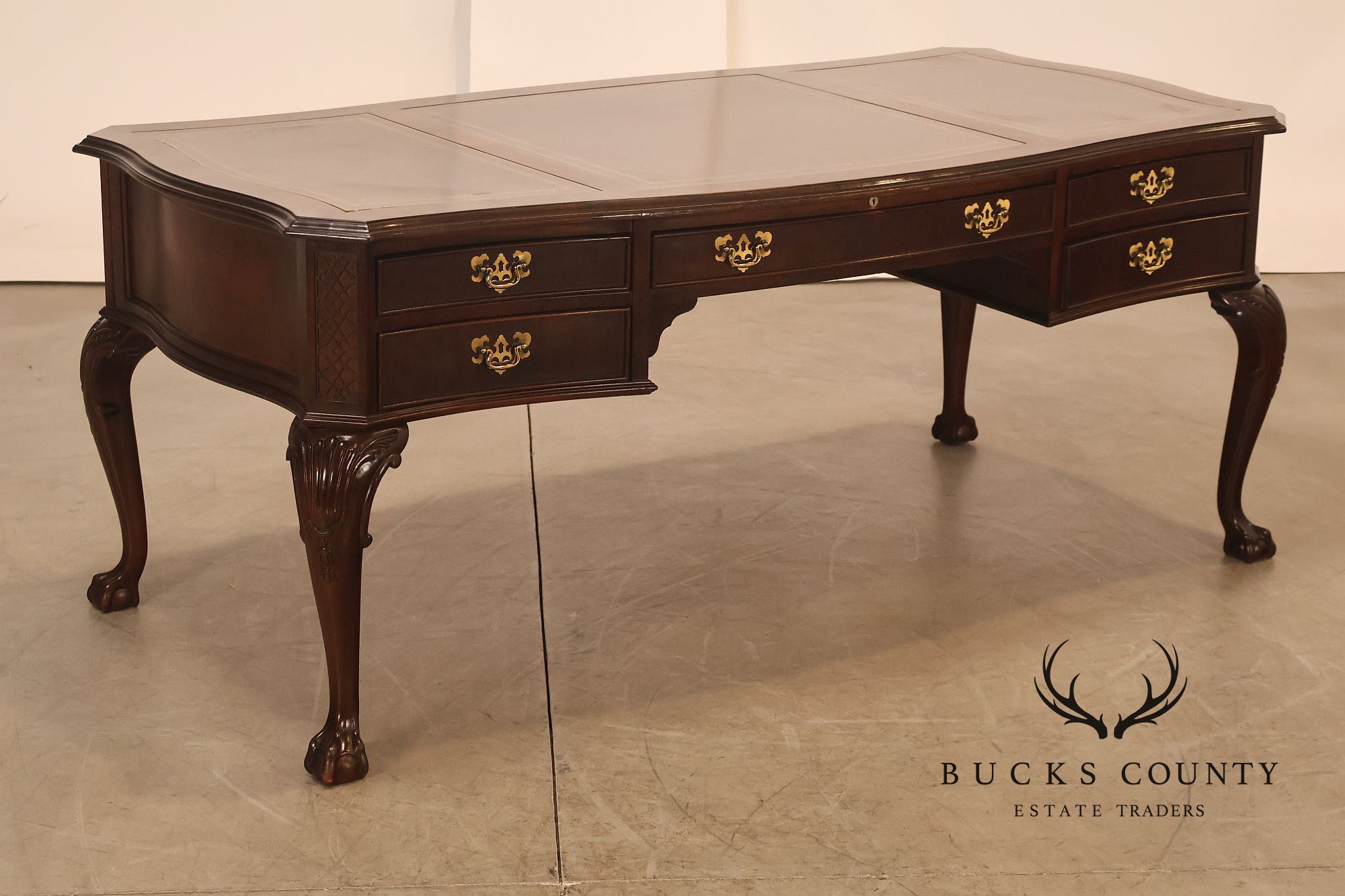 Sligh Georgian Style Vintage Mahogany Leather Top Executive Desk