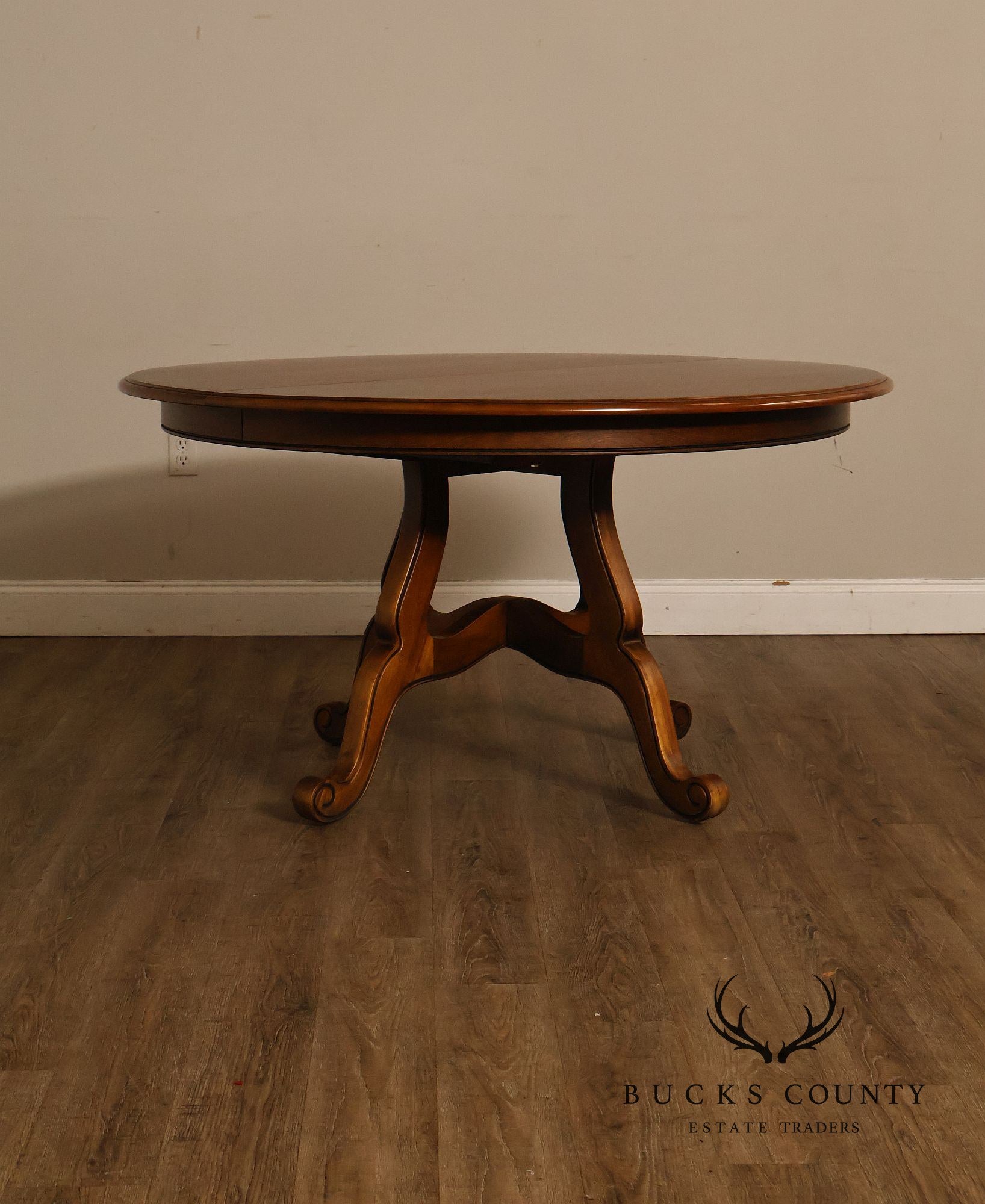 Ethan Allen Country French Style Round Extension Dining Table