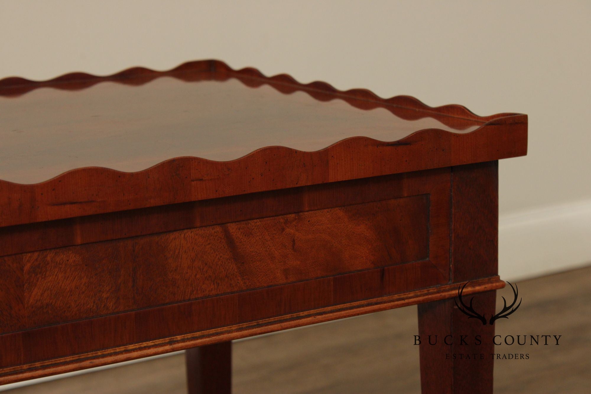 Hekman Federal Style Inlaid Mahogany And Yew Wood Side Table