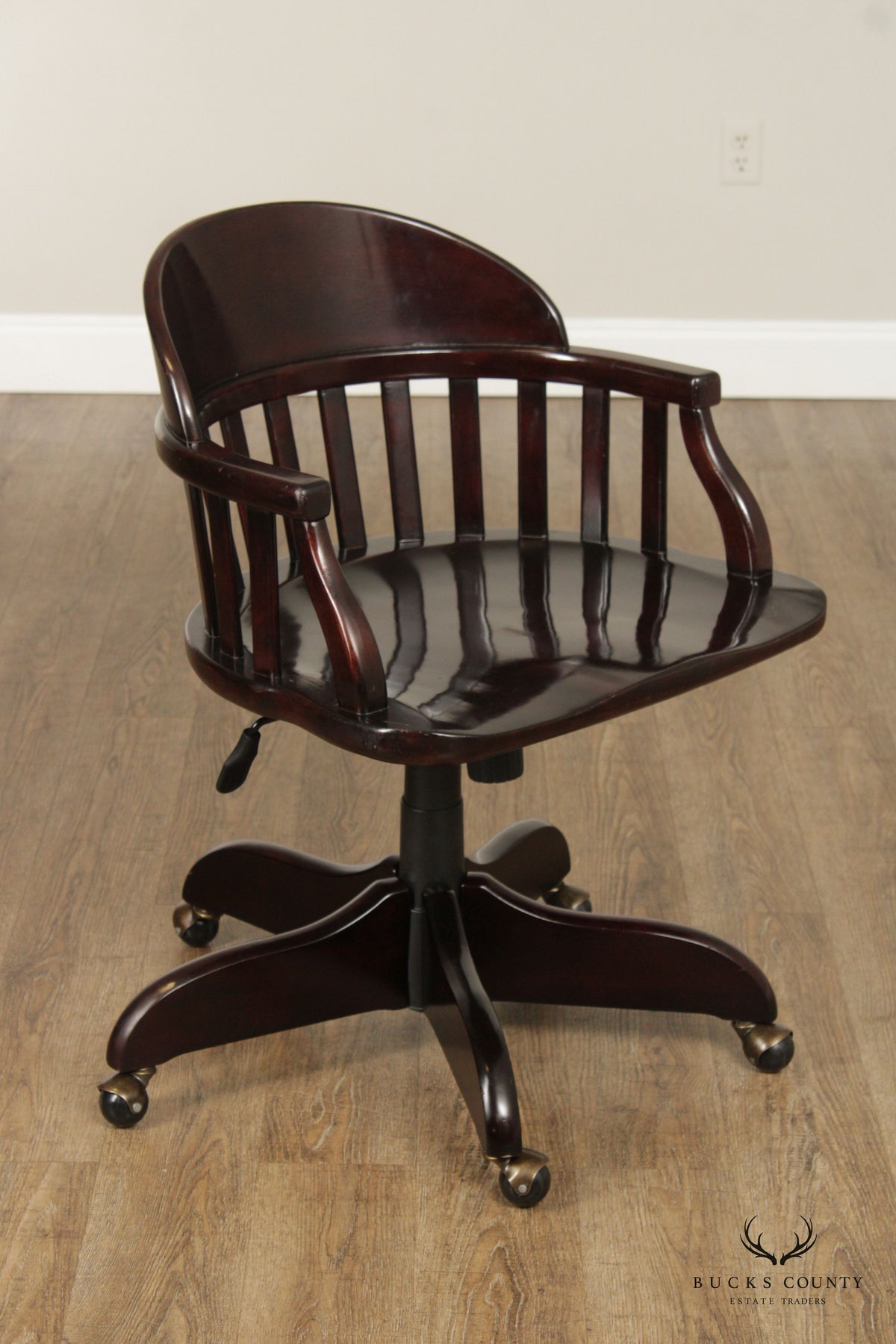 Adjustable Rolling Banker's Office Chair