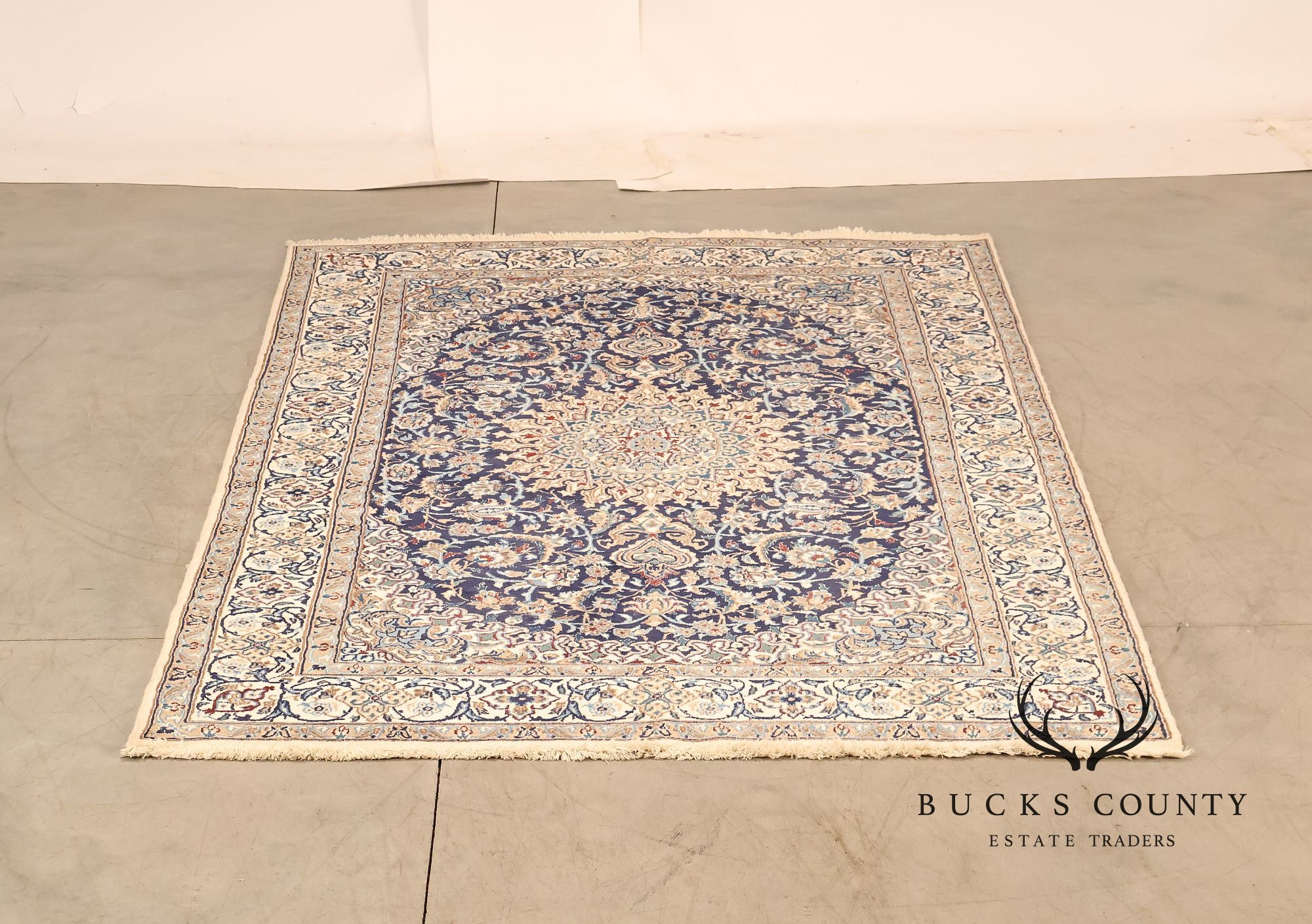 Handwoven Wool Curvilinear Medallion 6.4' x 10.75' Rug