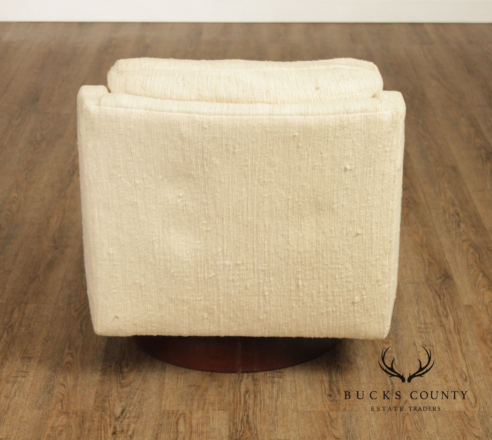 Selig Mid Century Modern Swivel Lounge Chair