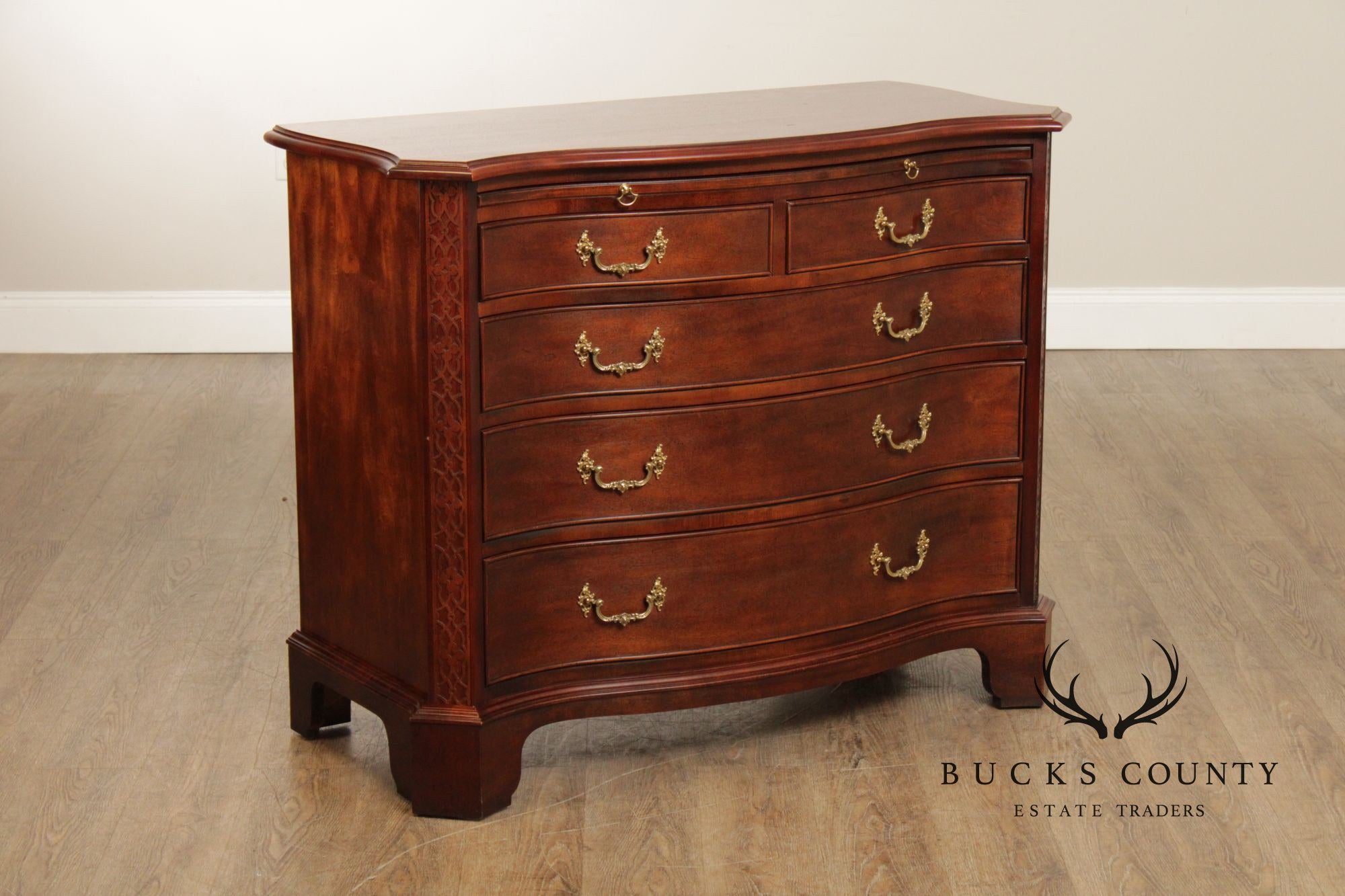 Century Furniture Georgian Style Mahogany Bachelor's Chest