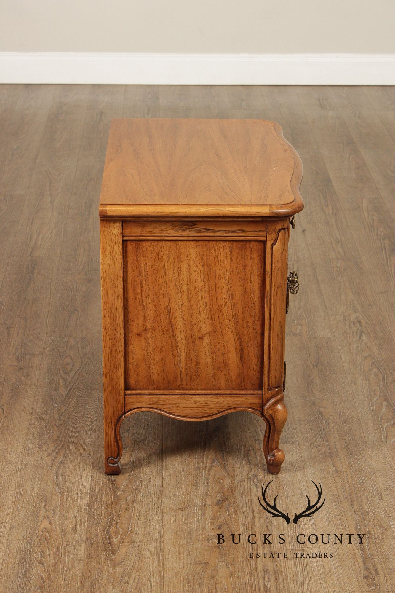 Thomasville 'Camille' French Provincial Style Pair of Nightstands