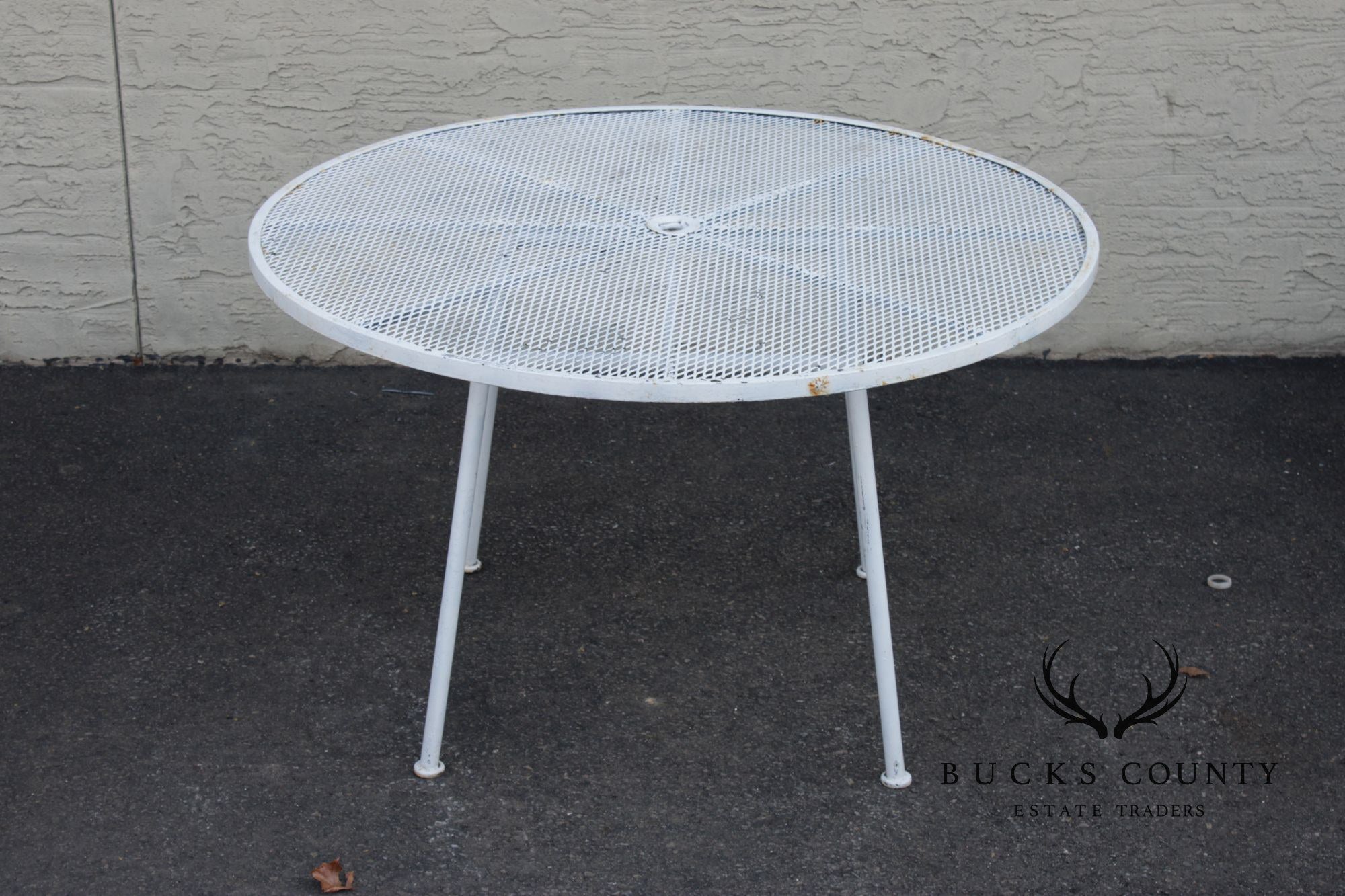 Russell Woodard Mid Century Modern 'Sculptura' Round Dining Table