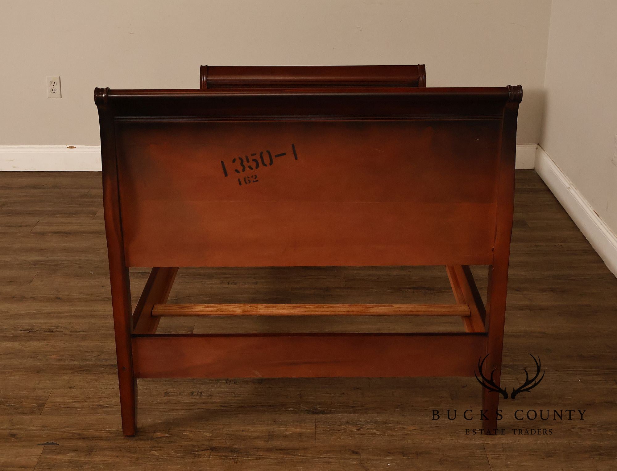 1940's Vintage Mahogany Traditional Pair Of Twin Sleigh Beds