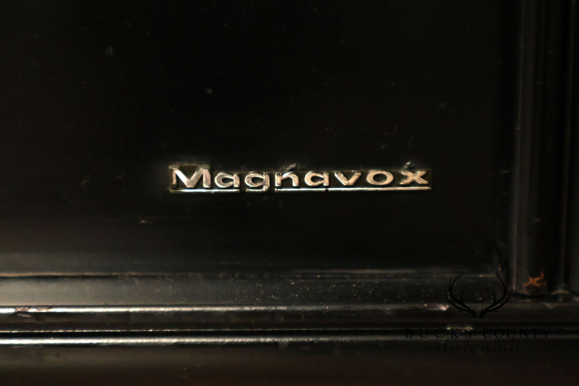 Magnavox Ebony Asian Influence Stereo Turntable Radio Console Table