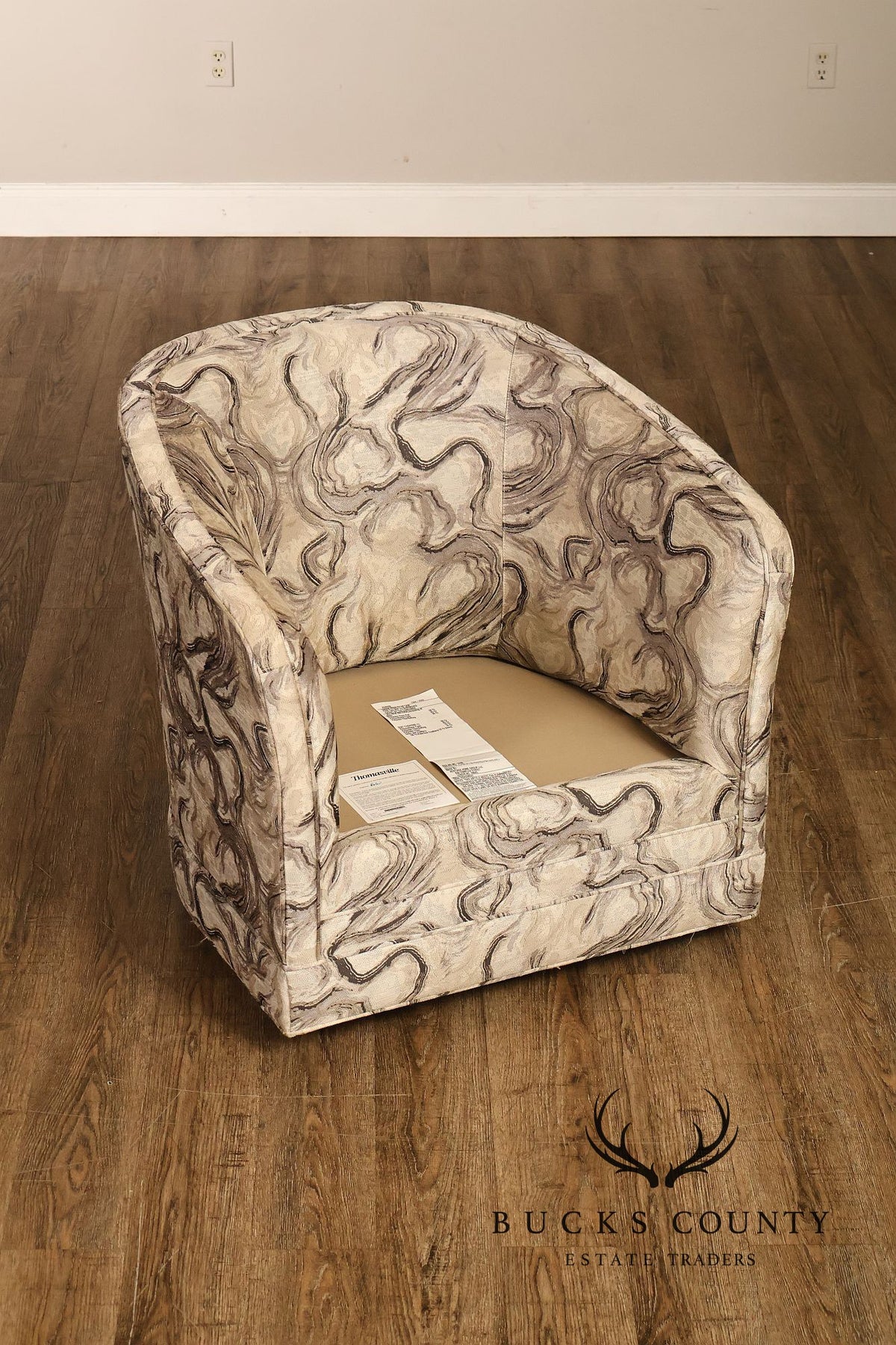 Thomasville Pair of Swivel Club Chairs