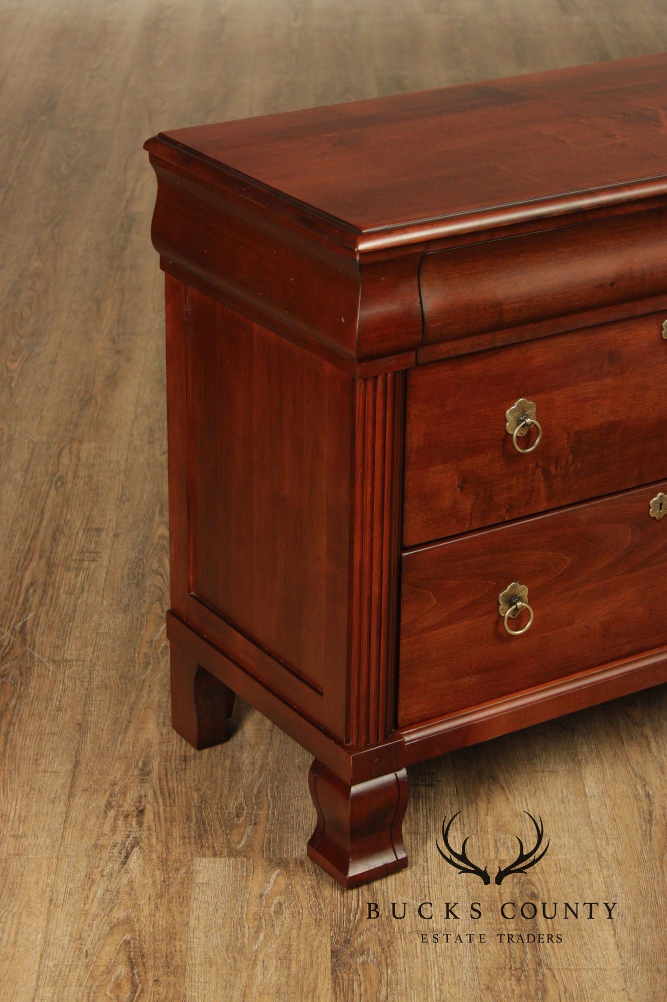 Ethan Allen British Classics Pair Of 'Daryn' Chest Nightstands