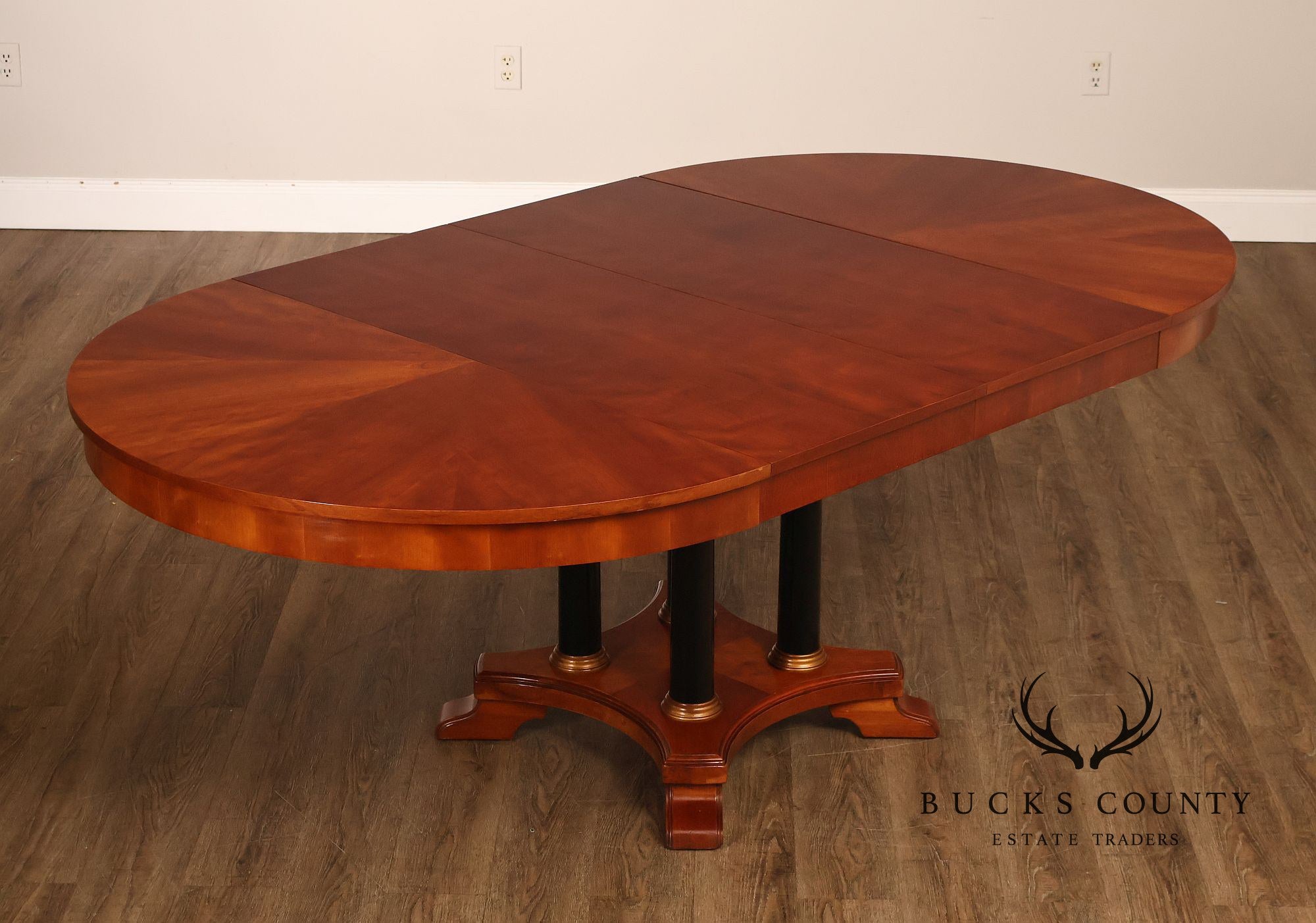 Ethan Allen 'Medallion' Cherry Round Pedestal Dining Table