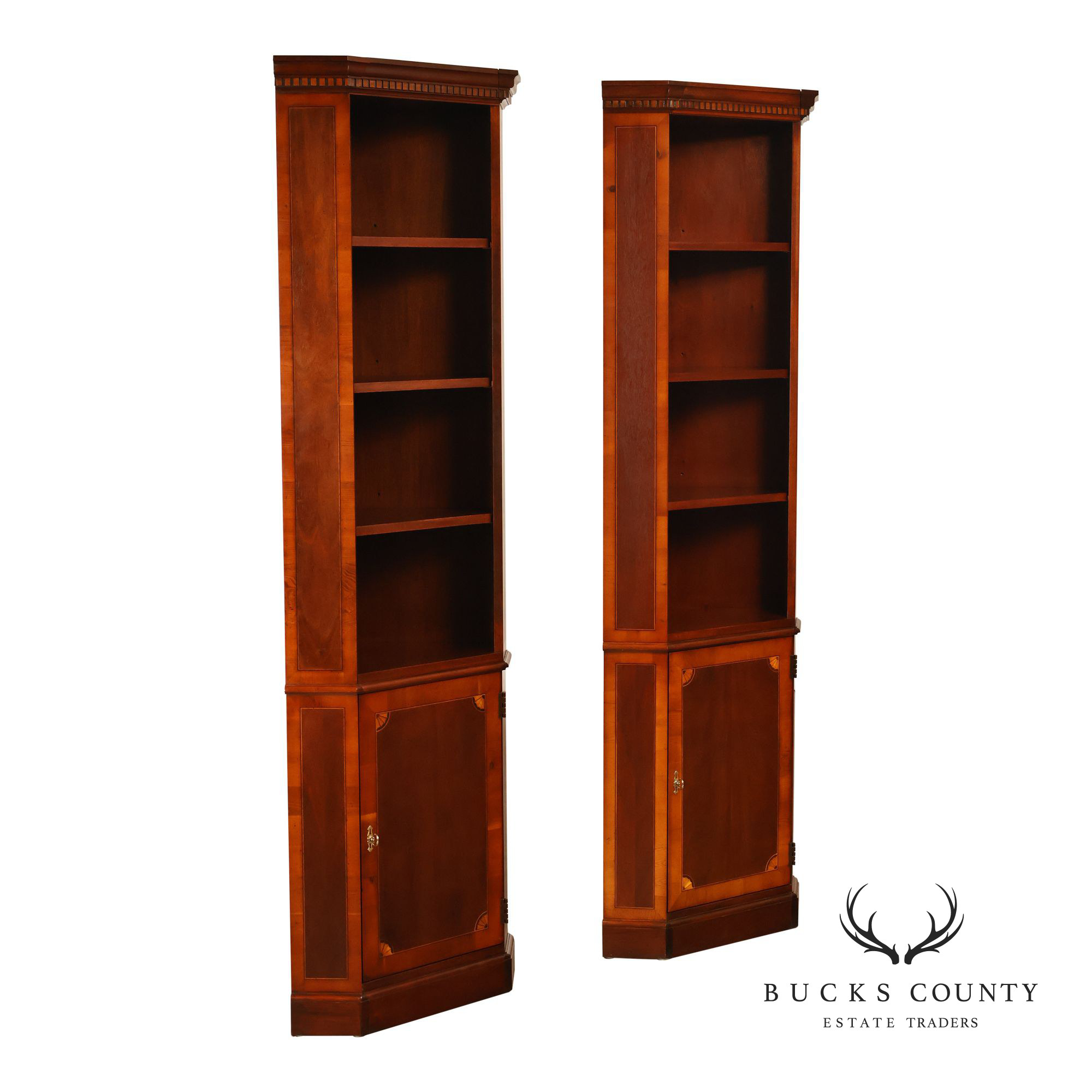 Hekman Copley Place Federal Style Pair Of Inlaid Mahogany Corner Cabinets