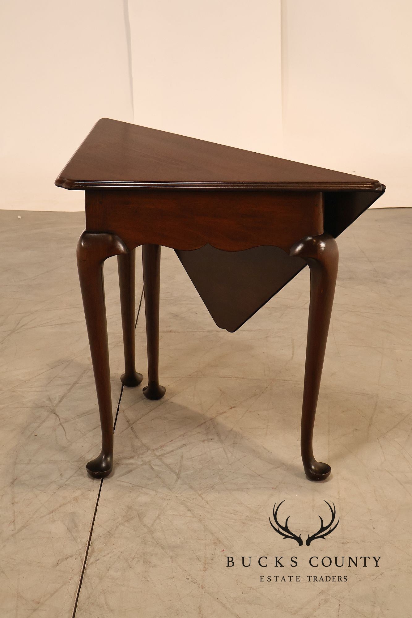 Kittinger Colonial Williamsburg Mahogany Drop-Leaf Napkin Table